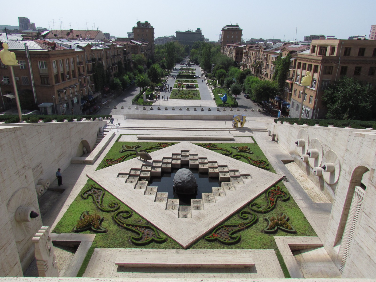 Yerevan - Cascade complex