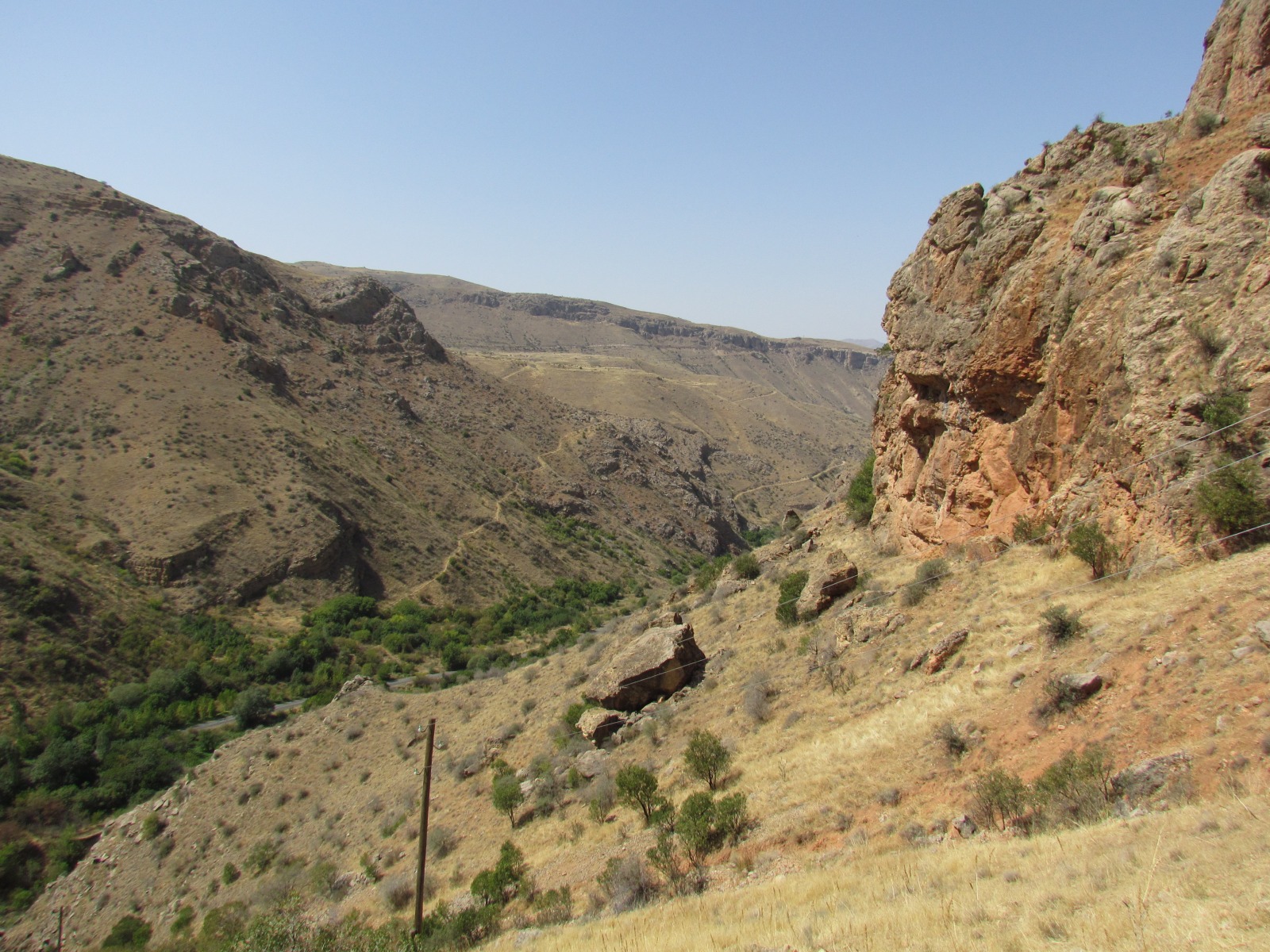 Noravank monastery - Surroundings