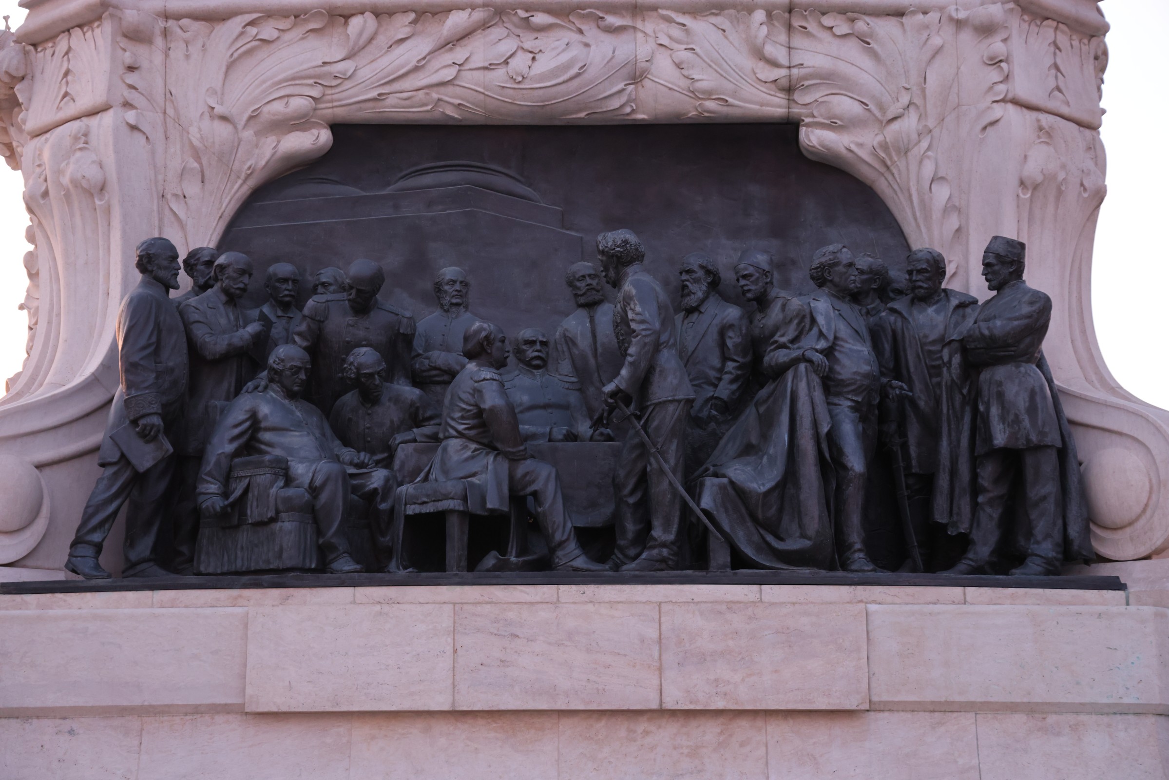 Statue of Gróf Andrássy Gyula - Relief detail