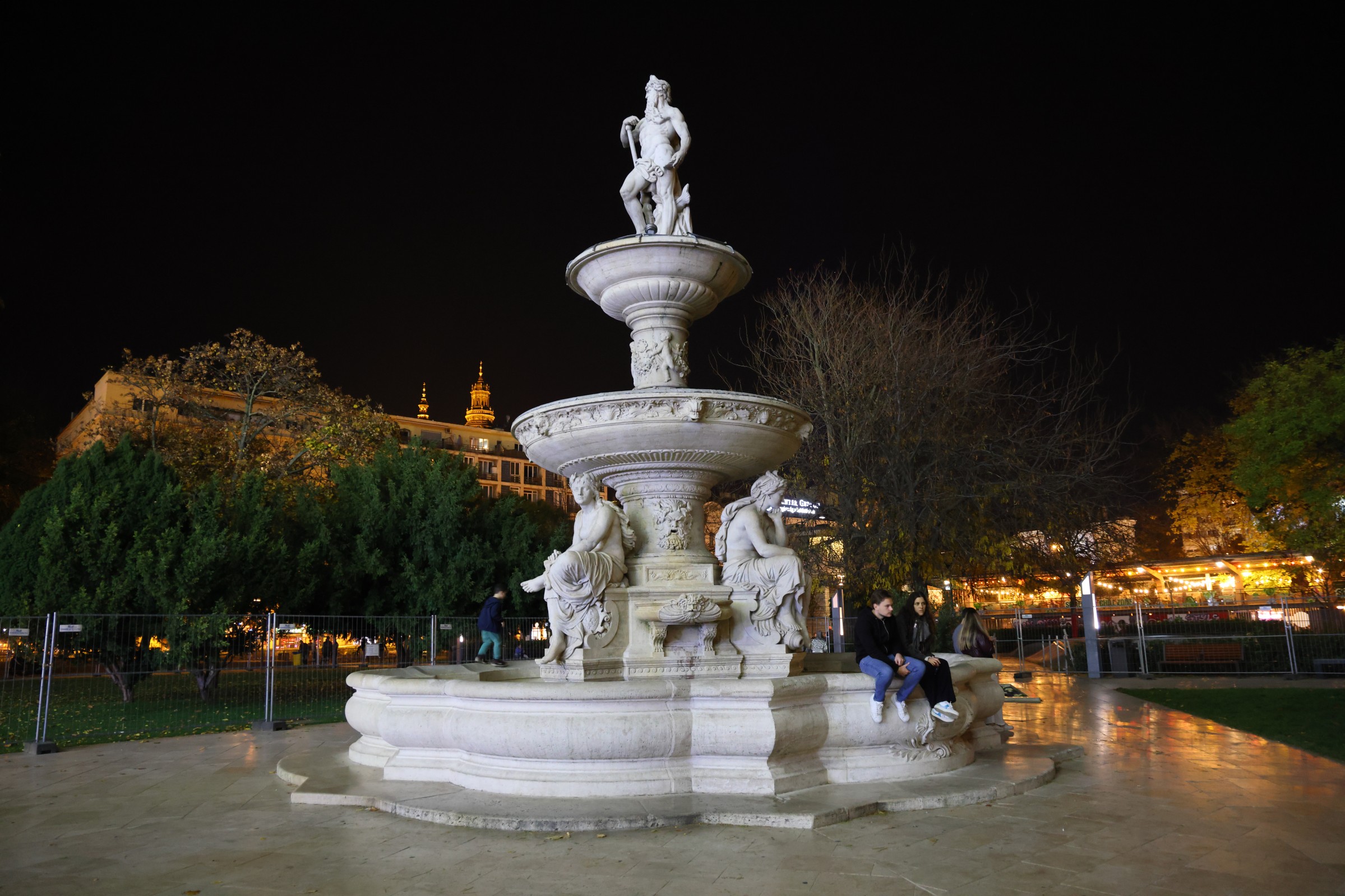 Elizabeth Square - Danubius Fountain