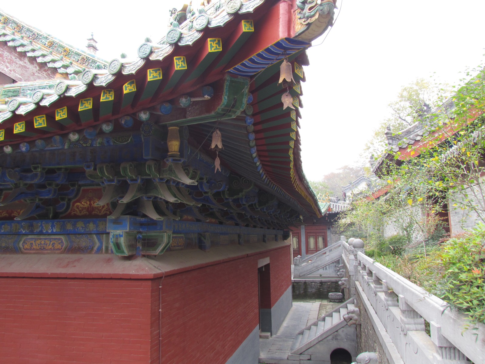 Dengfeng - Shaolin temple - Roof detail