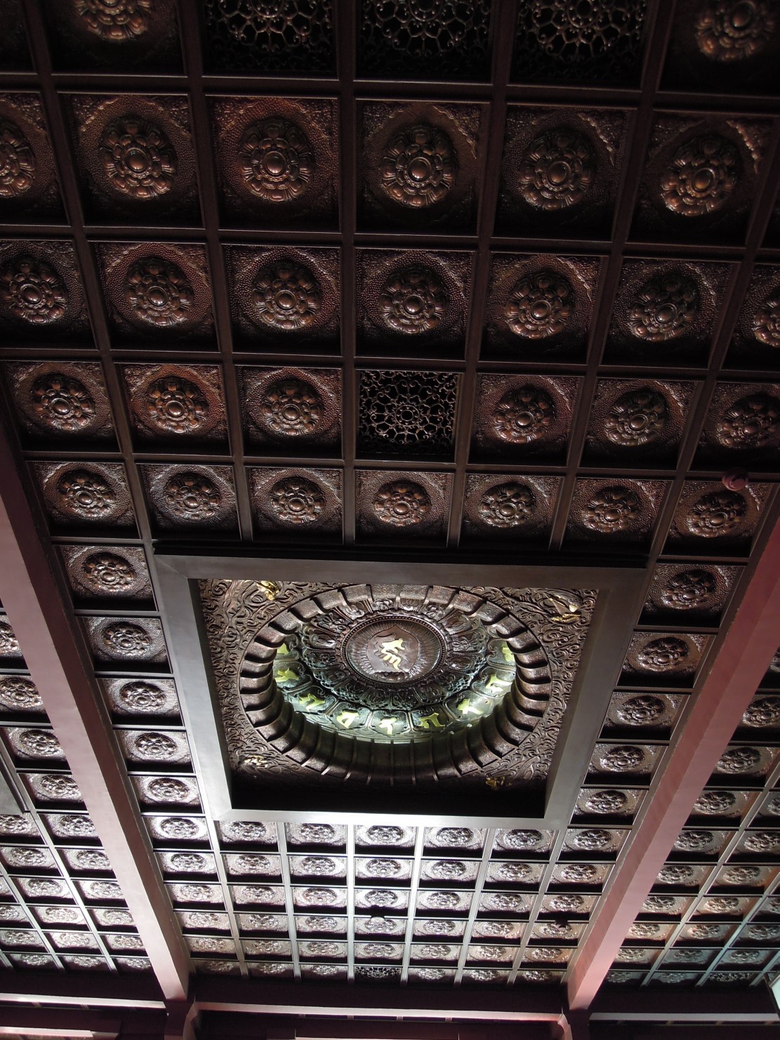 Xi'an - Near Giant Wild Goose pagoda - Buddhist museum - Ceiling