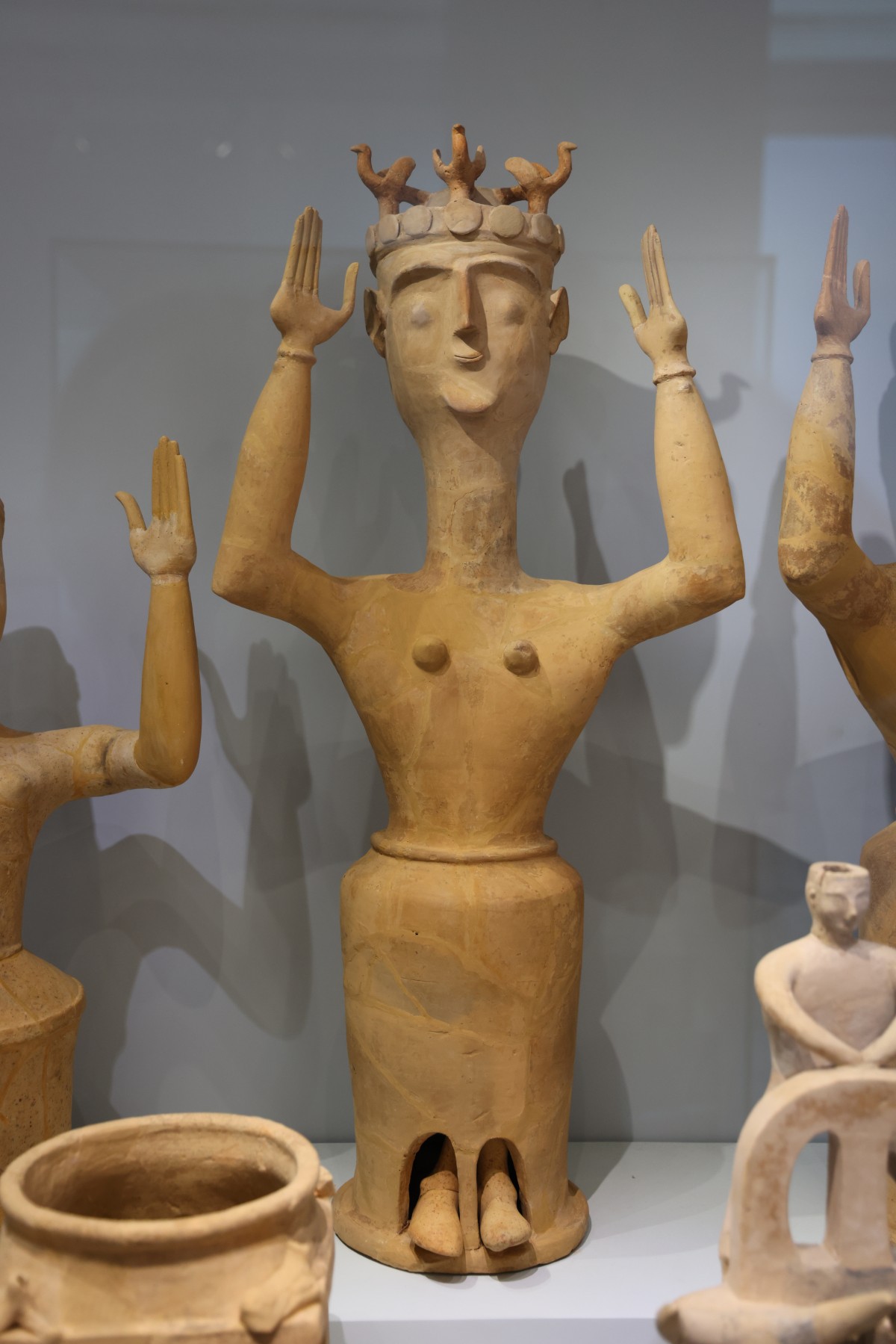 Heraklion - Archaeological museum - Goddess with upraised arms