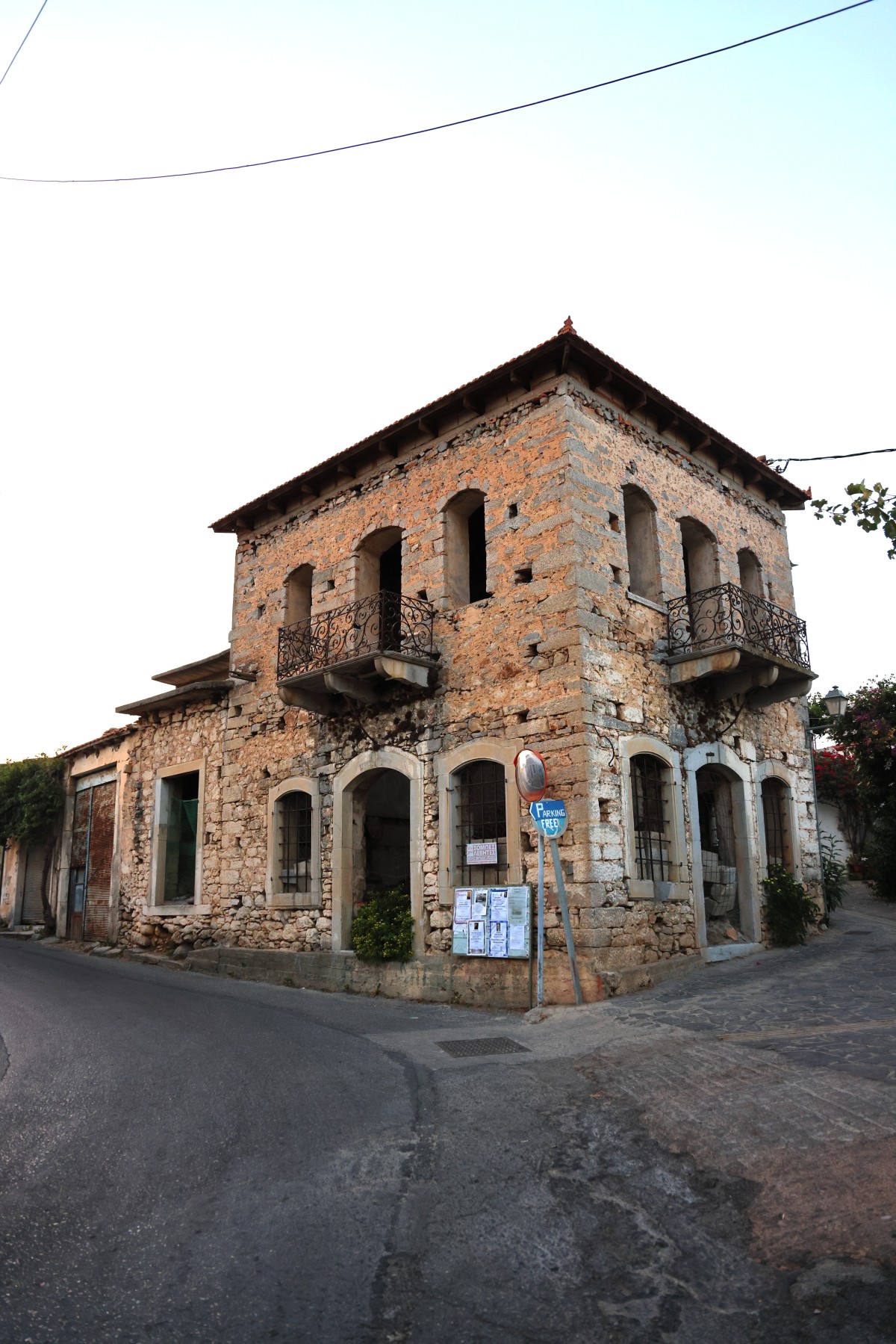 Kastelli - House