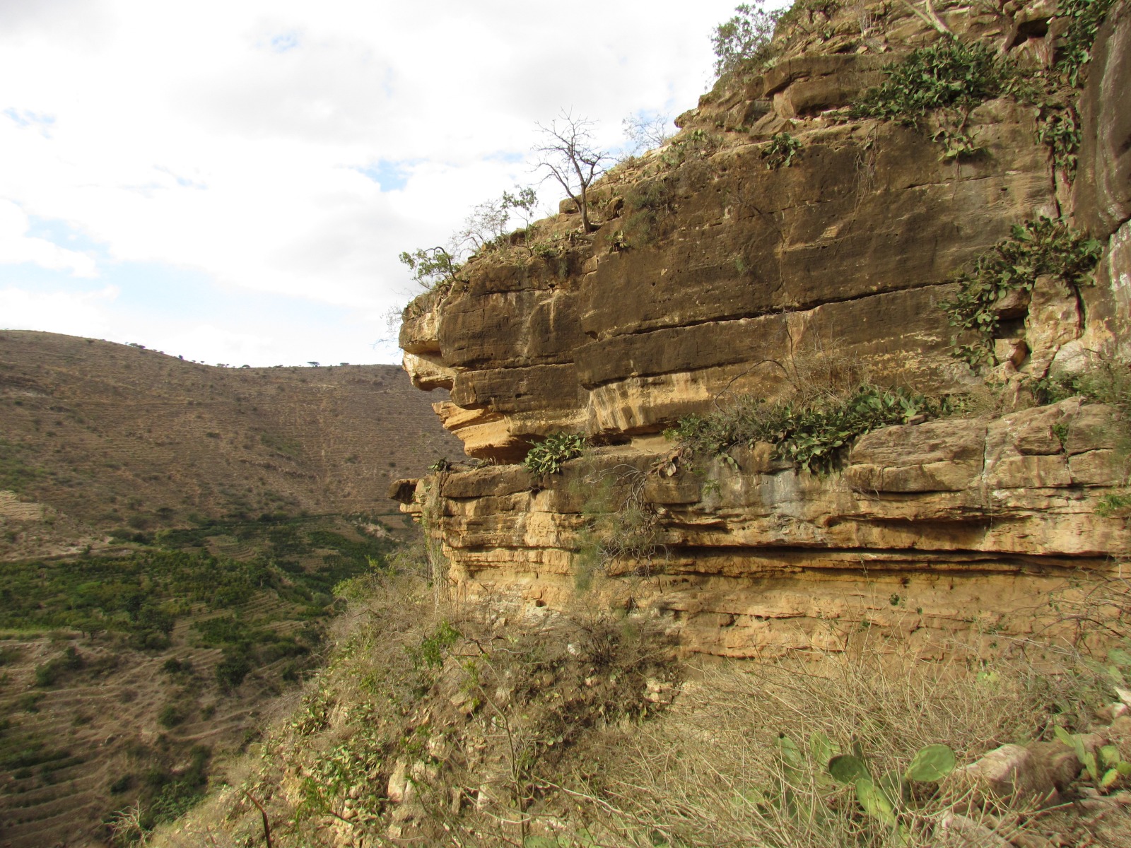 Legoda cave