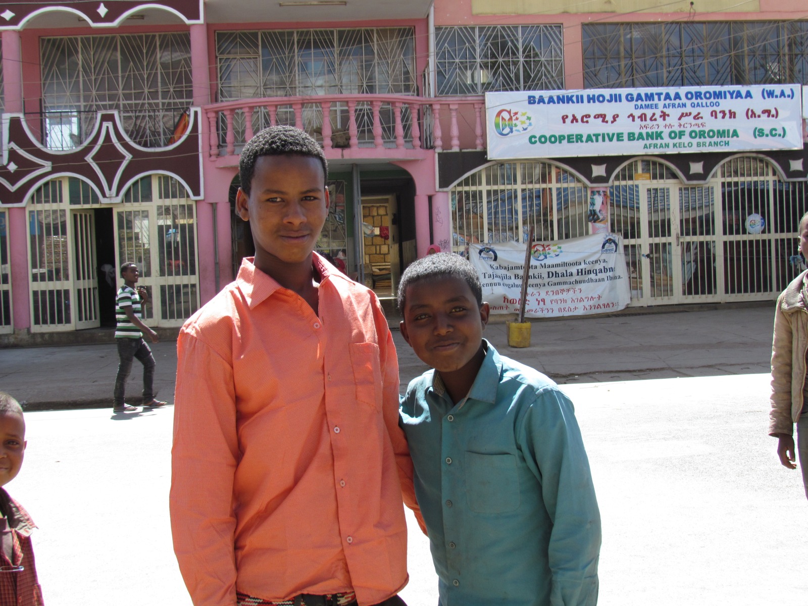 Didimtu - Local people near khat market