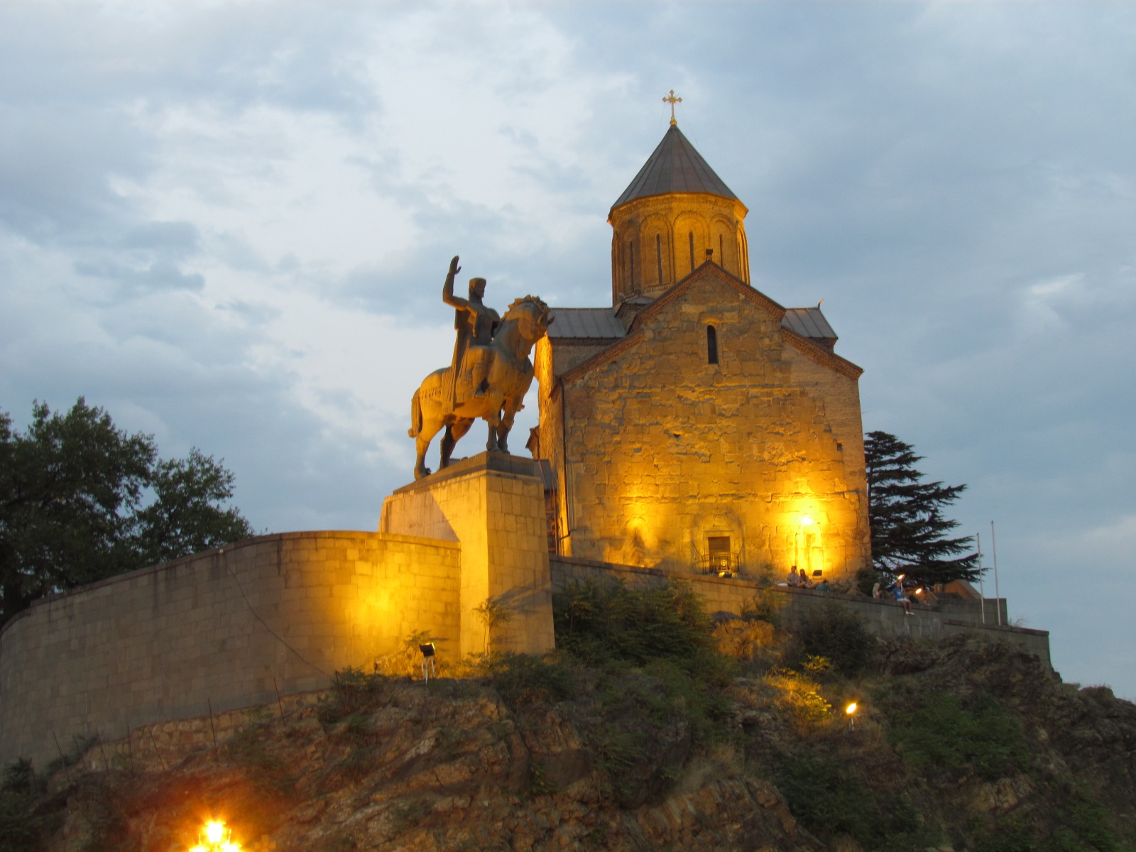 Tbilisi - Metekhi church with the statue of Vakhtang Gorgasali