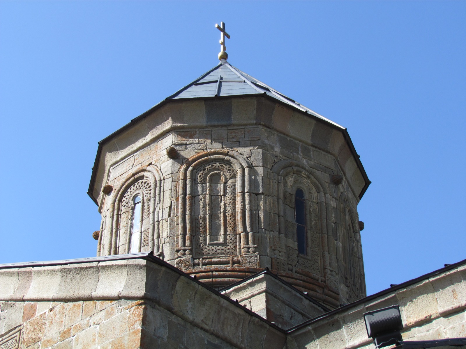 Stepantsminda - Tsminda Sameda