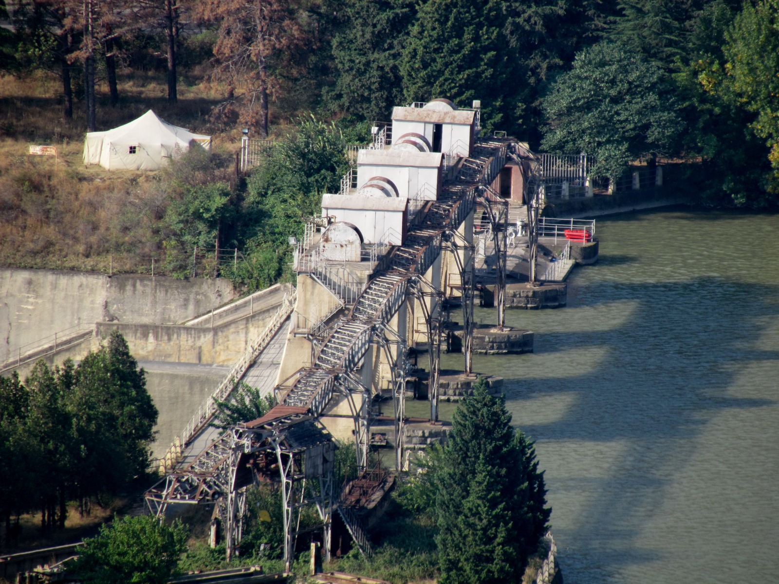Mtskheta - Dam on river Mtkvari