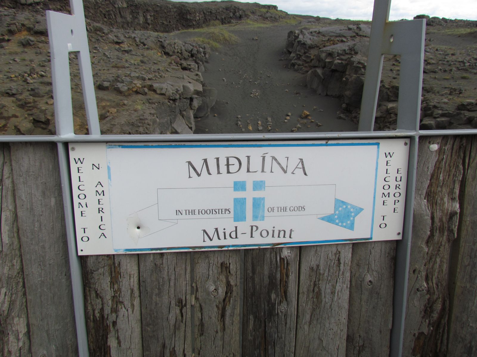 Reykjanes - Álfagjá rift - Bridge of Leif Ericson
