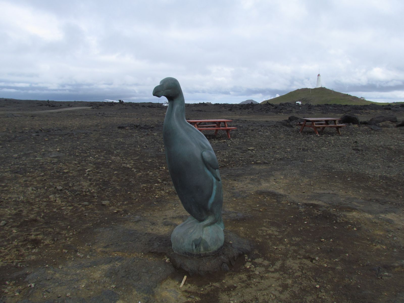 Reykjanes - Valahnjukur - Auk statue