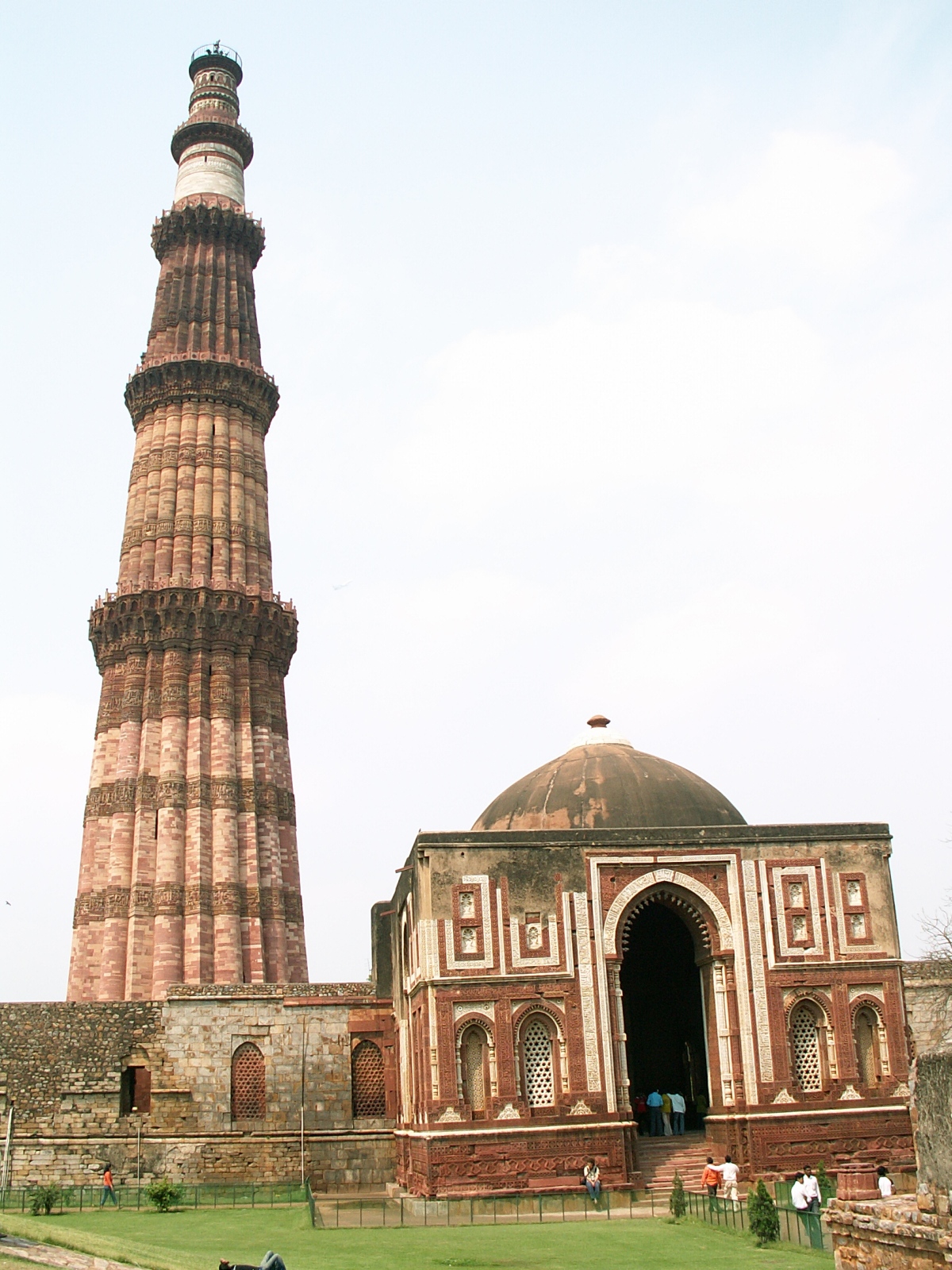 Delhi - Qutb Minar - Alai Darwaza