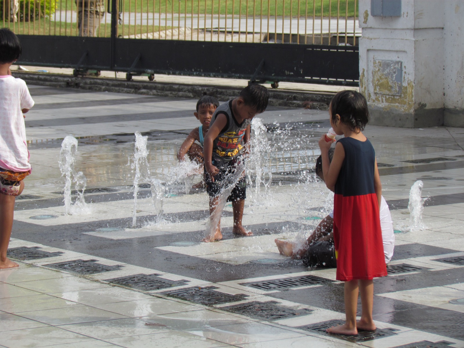Surabaya - Children playing in front of city hall
