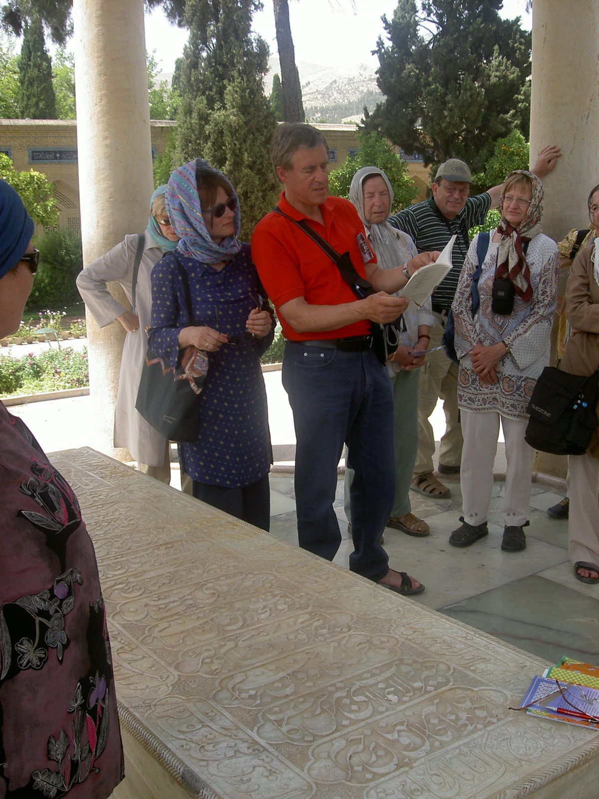 Shiraz - Tomb of Hafez - Recitation