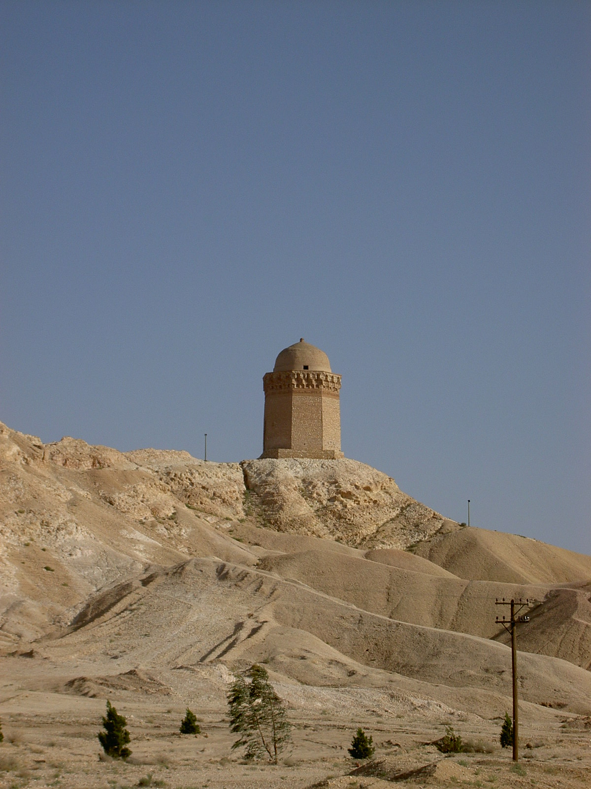 Near Abarkuh - Graves
