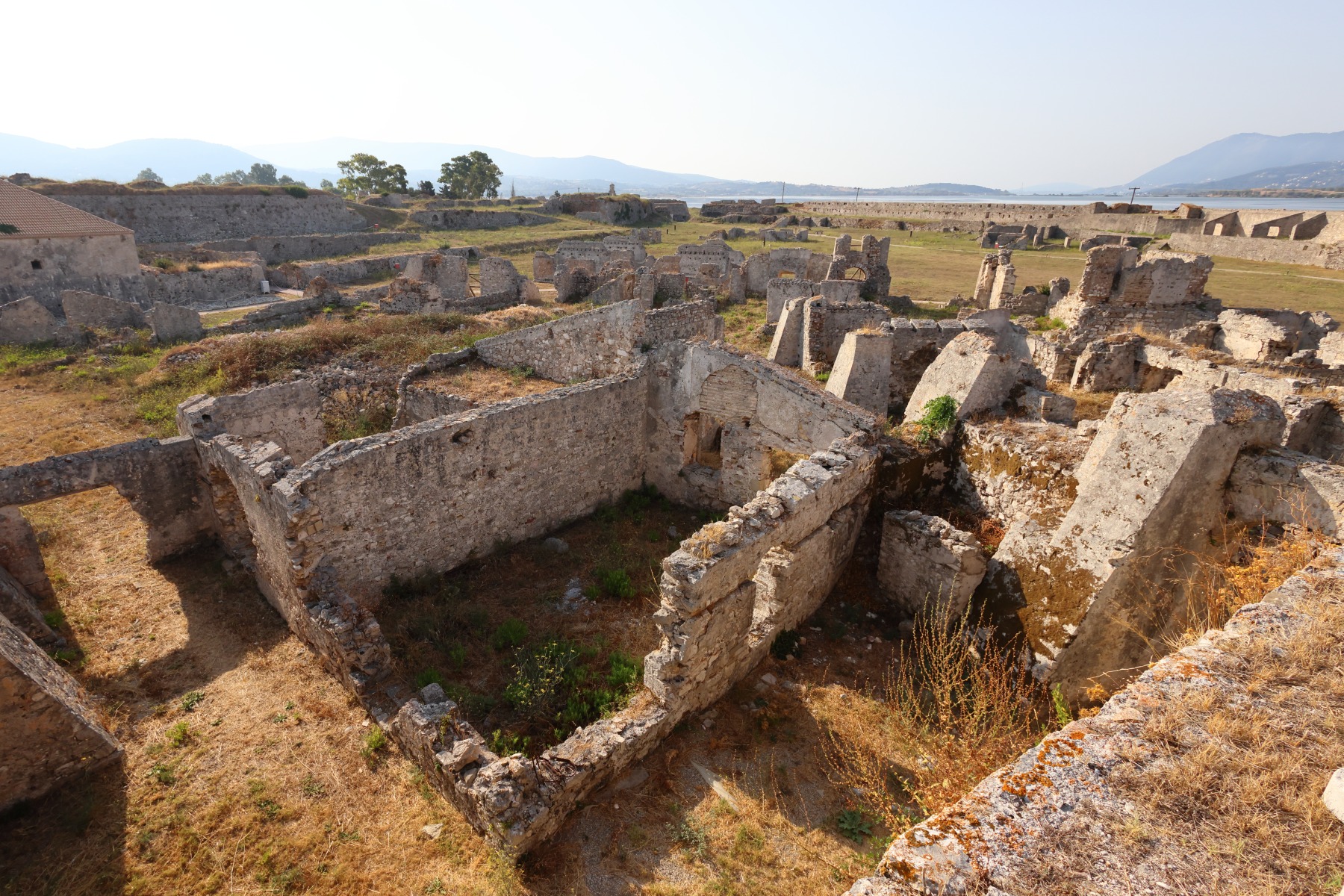Agia Mavra Fortress - Destroyed buildings
