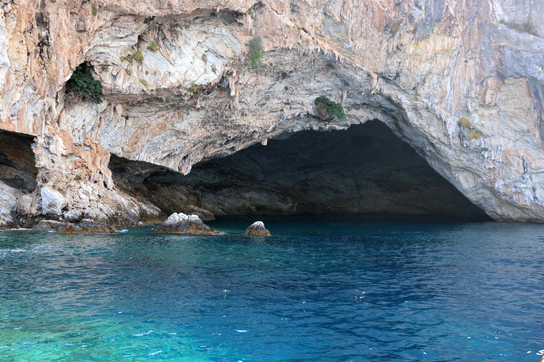 Meganisi island - Papanikolis Cave