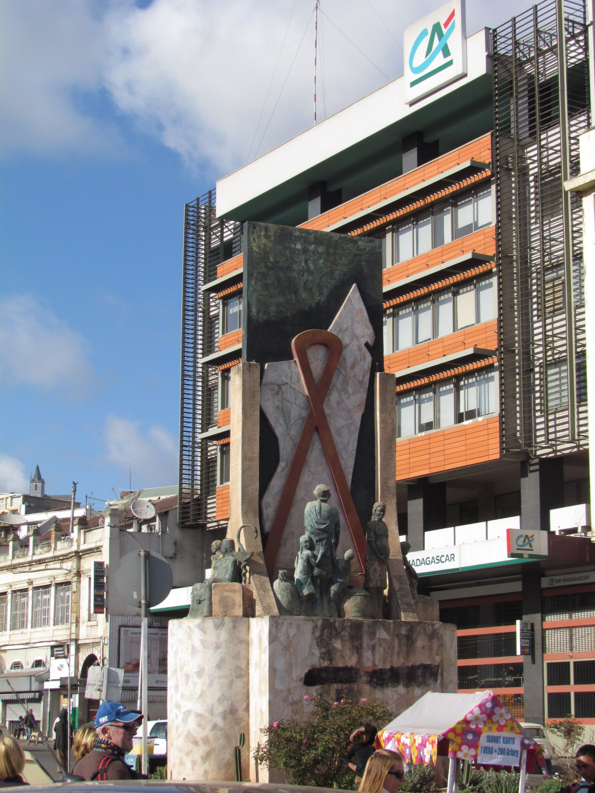 Antananarivo - Analakely Market - AIDS monument