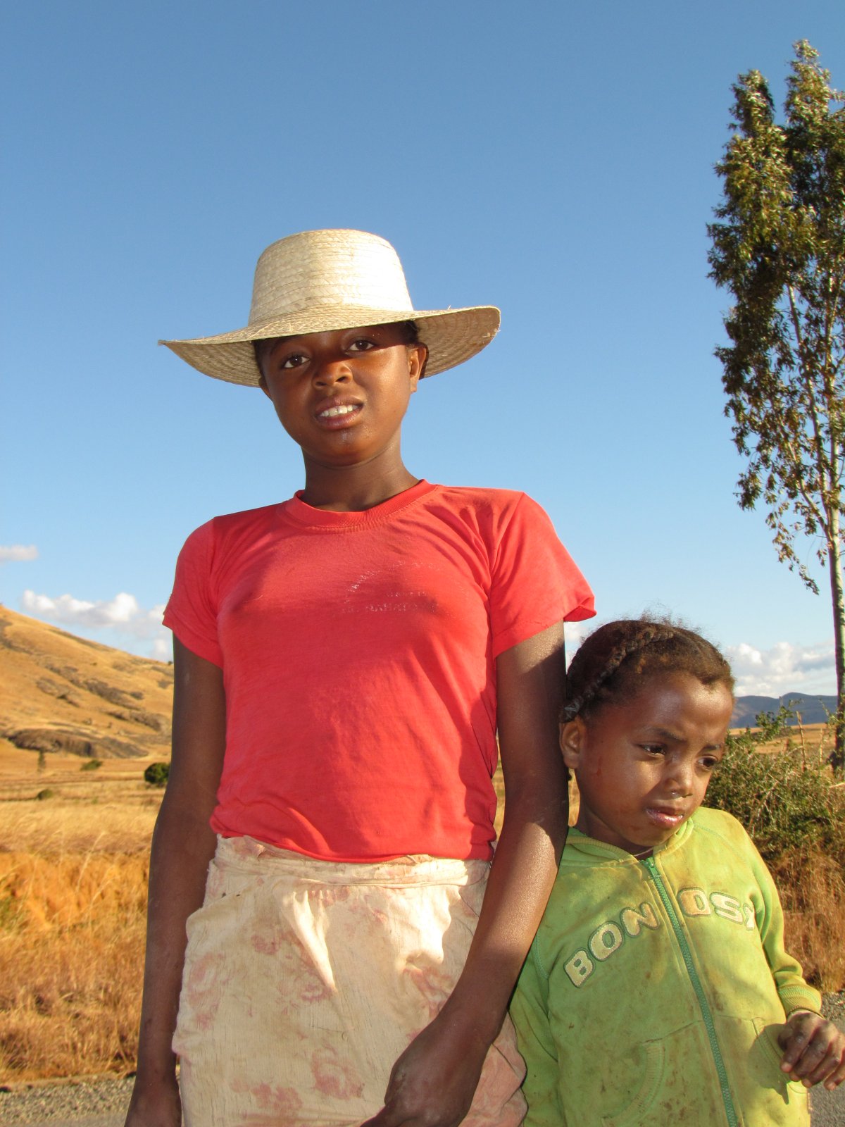 Near Anja reserve - Local children