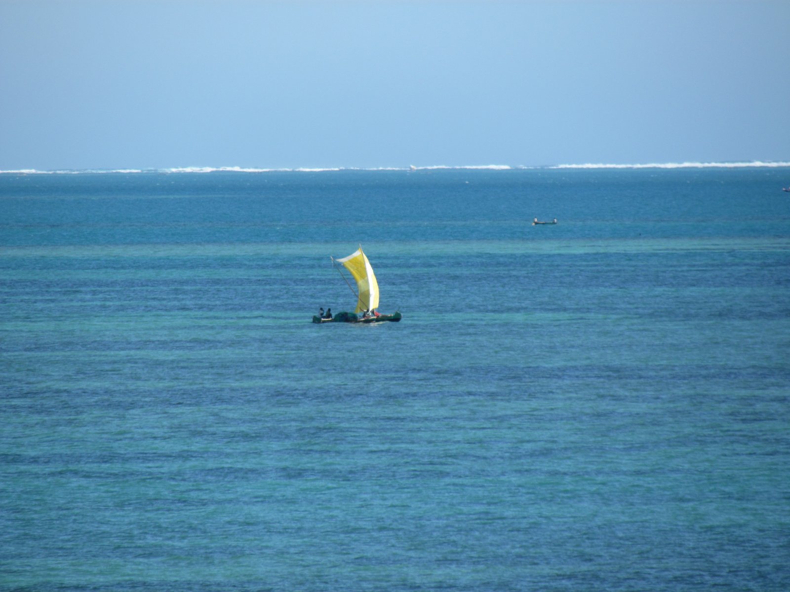 Mangily - Fishing in pirogues