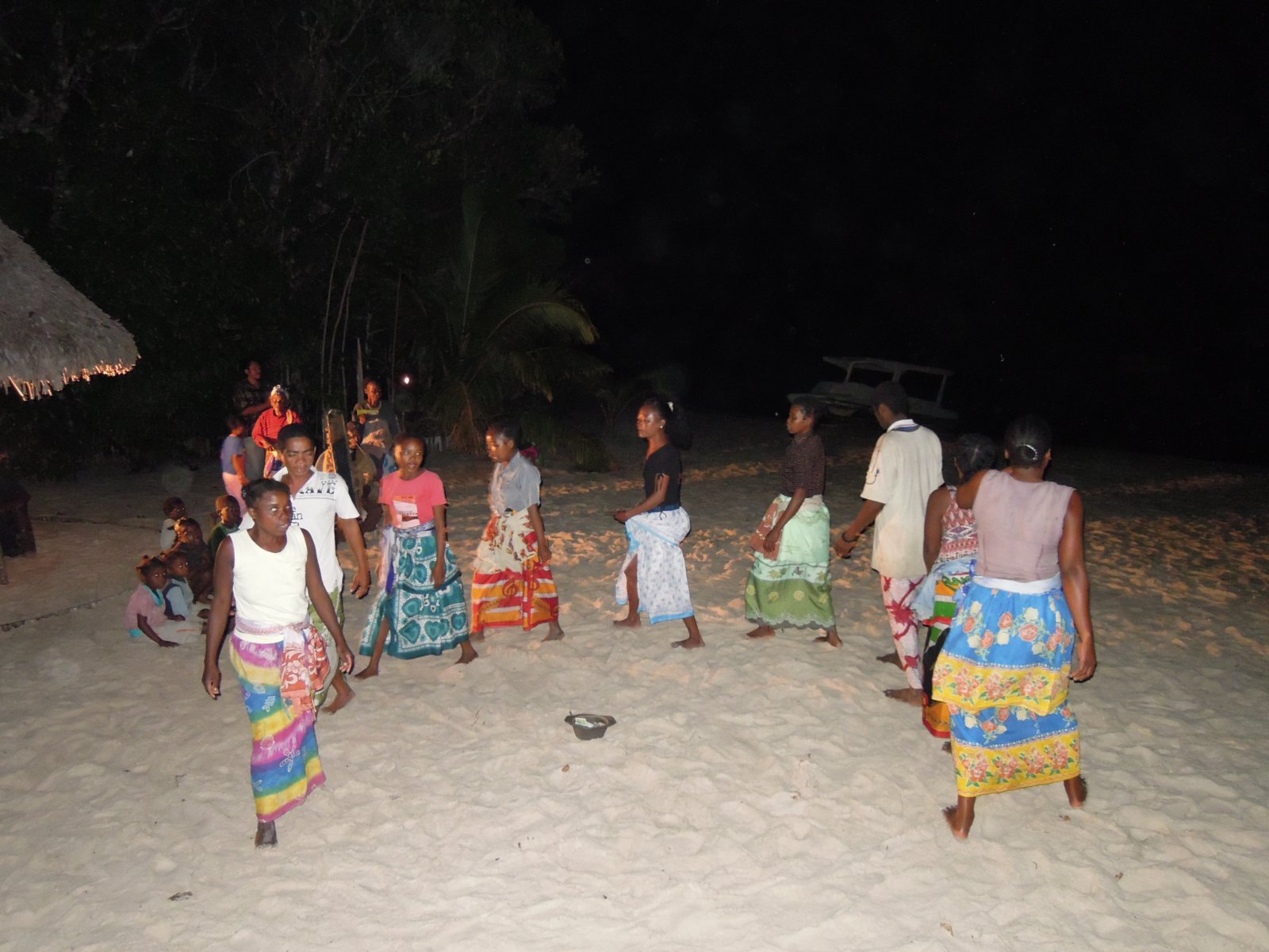 Pangalanes lakes - Local dance