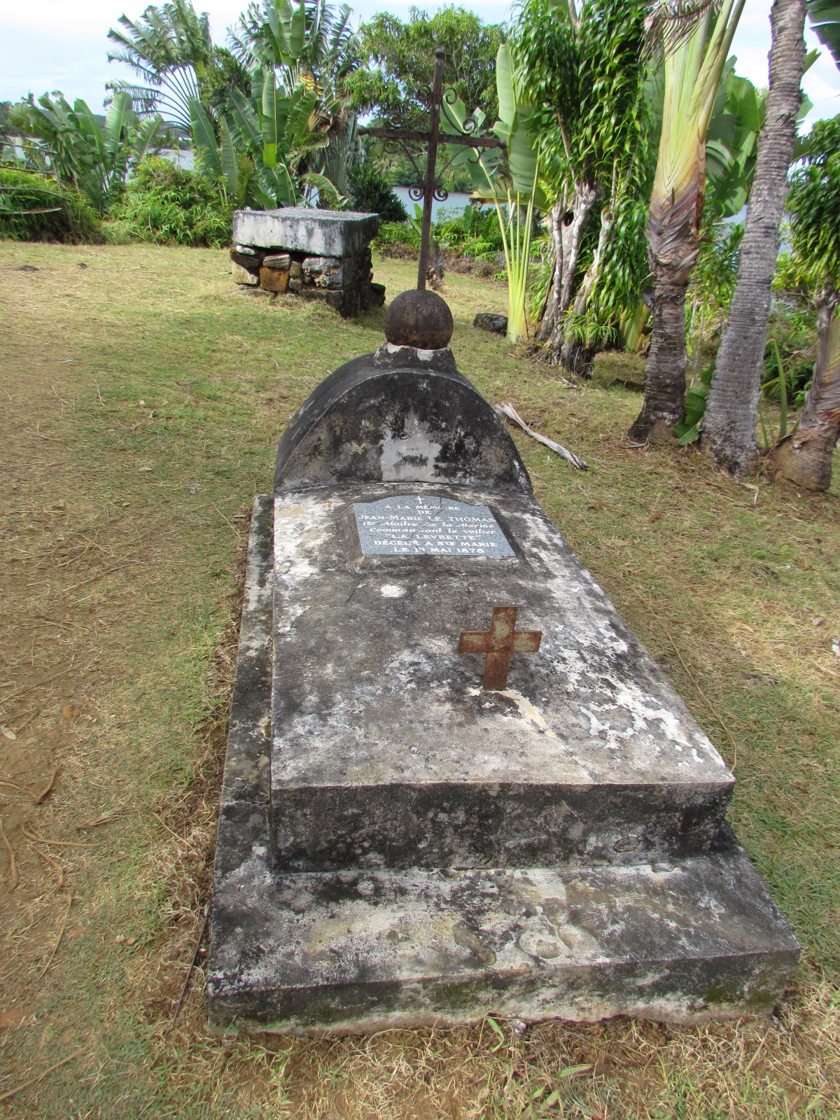 Ile Sainte Marie - Pirate cemetery