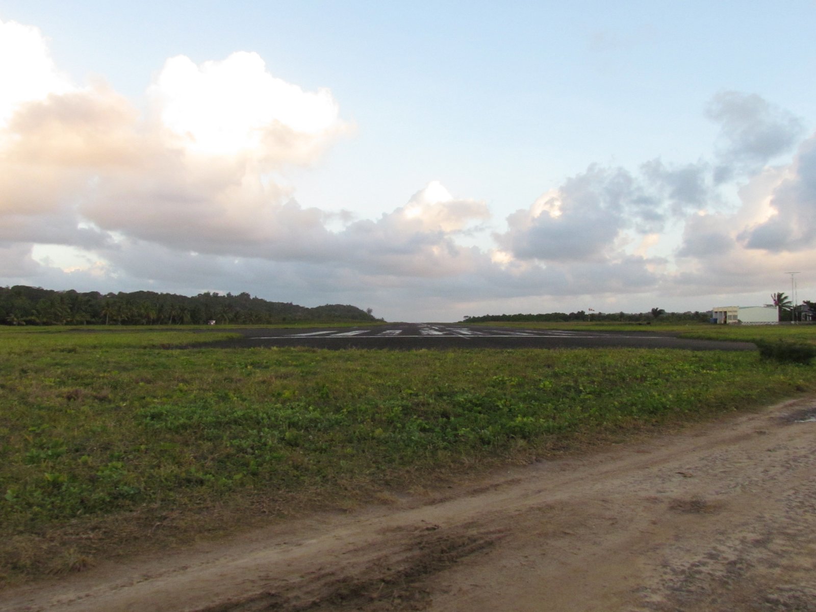 Ile Sainte Marie - Airport
