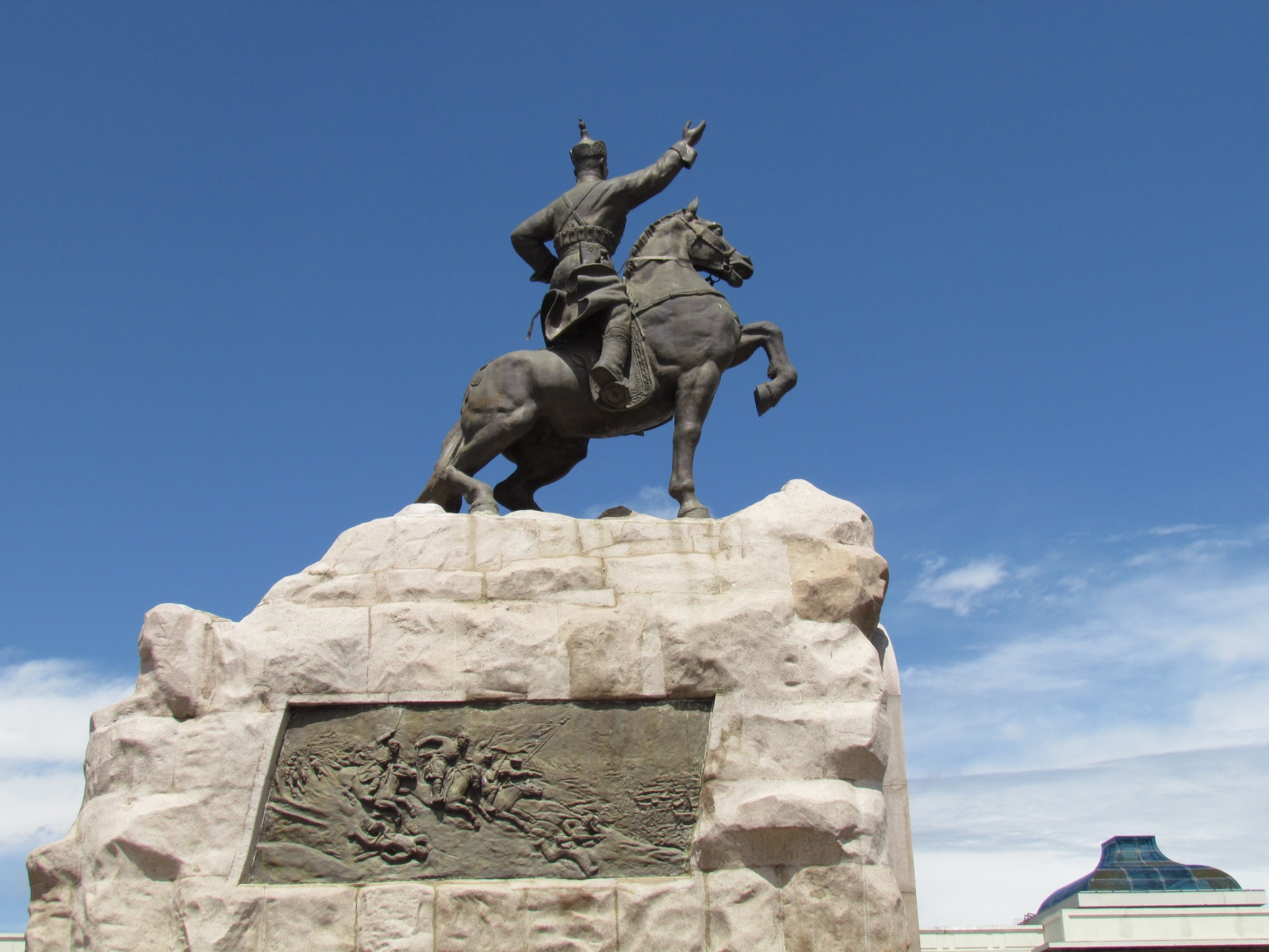 Ulaanbaatar - Sukhbaatar square - Damdin Sukhbaatar statue