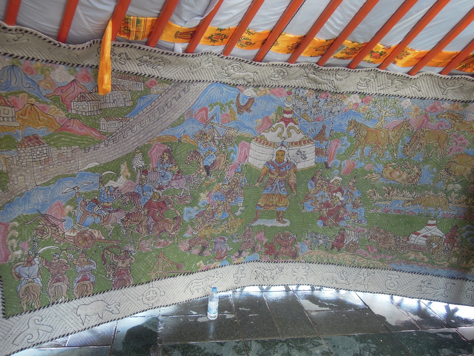 Ulaanbaatar - Sukhbaatar square - Exhibition ger - Mural