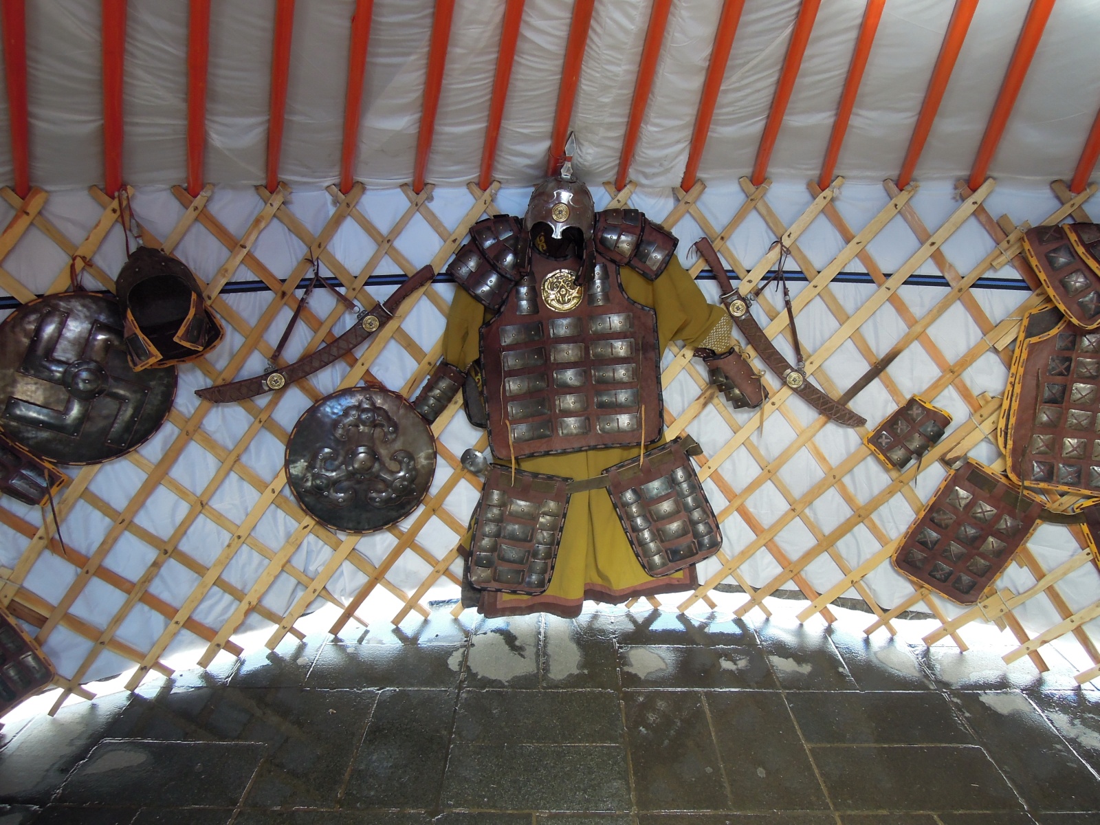 Ulaanbaatar - Sukhbaatar square - Exhibition ger - Warrior's equipment