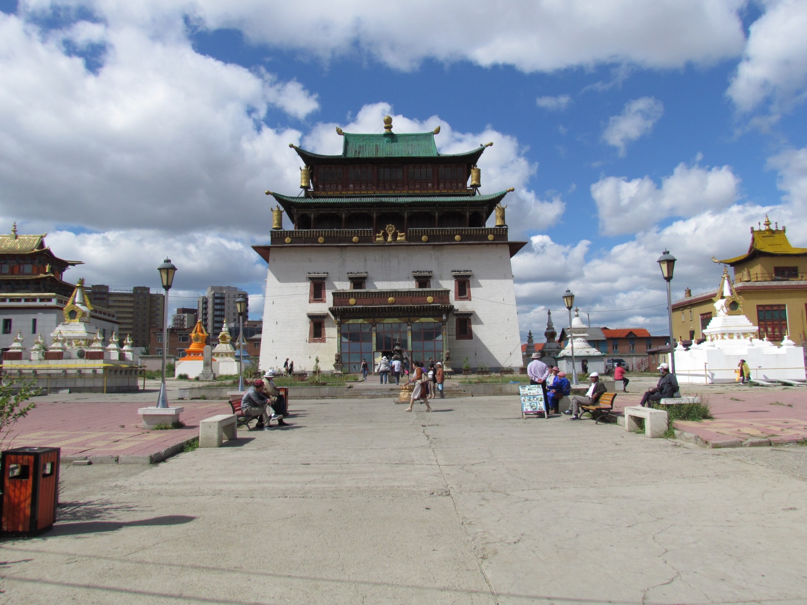 Ulaanbaatar - Gandantegchinlen Monastery