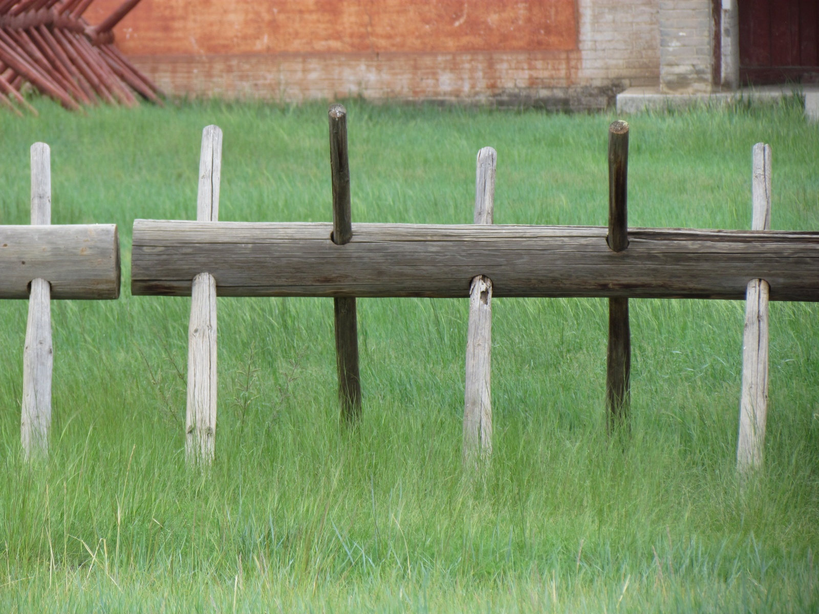 Kharkhorin - Erdene Zuu monastery - Fence