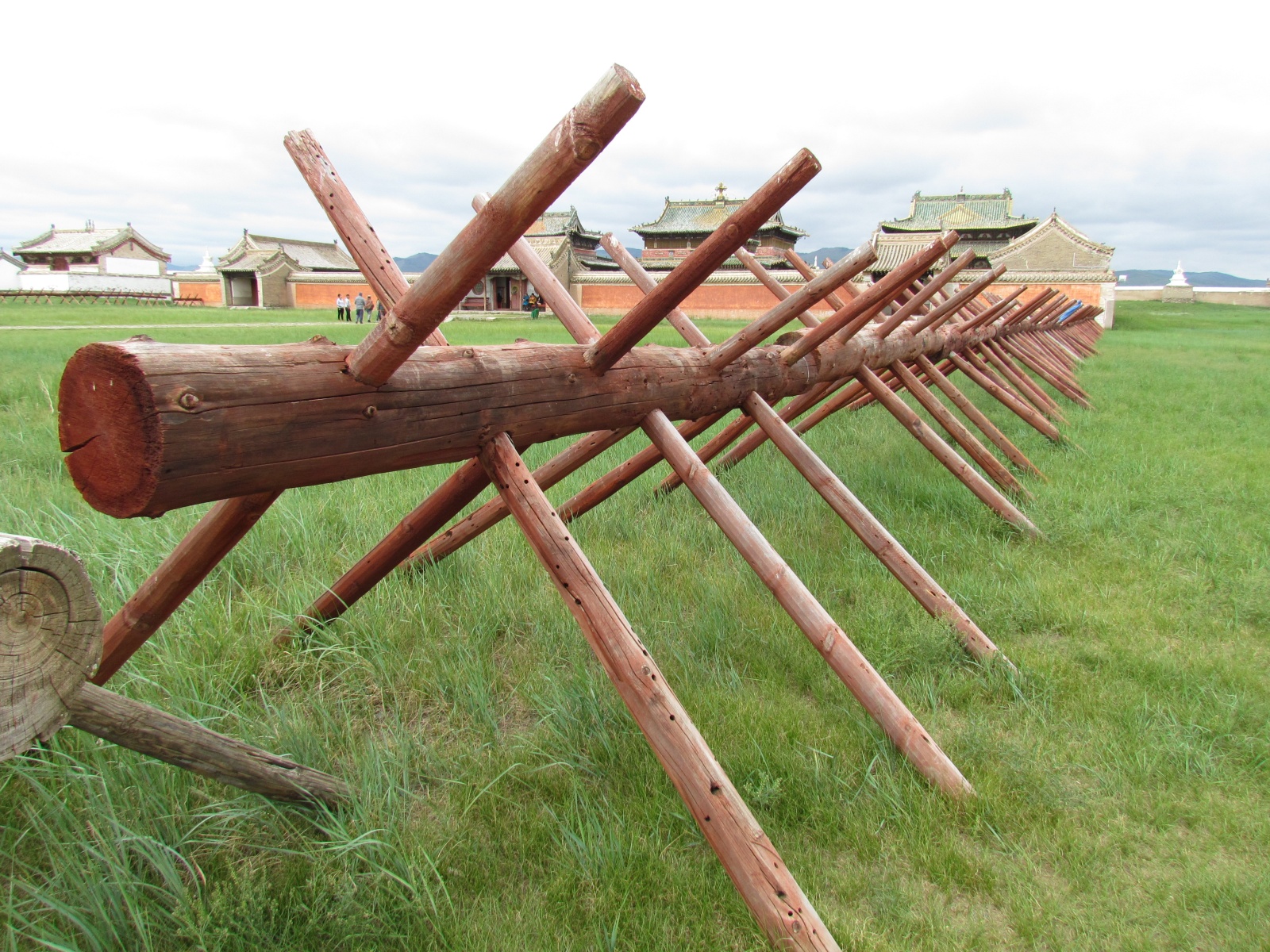 Kharkhorin - Erdene Zuu monastery - Fence