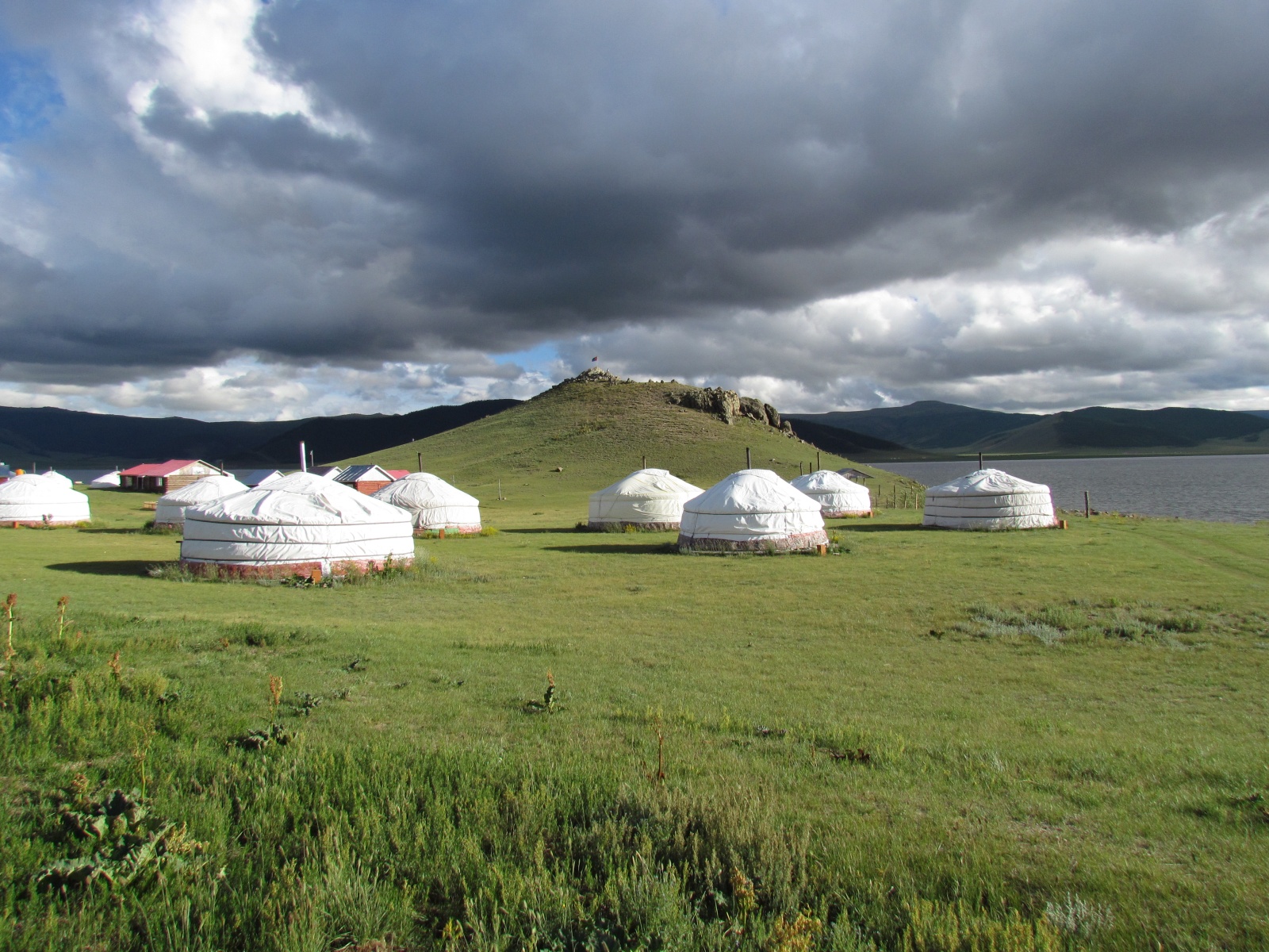 Terkhiin Tsagaan Lake - Maikhan Tolgoi ger camp