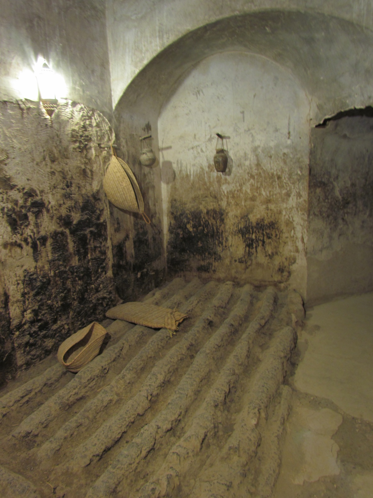 Jabreen castle - Date storage room