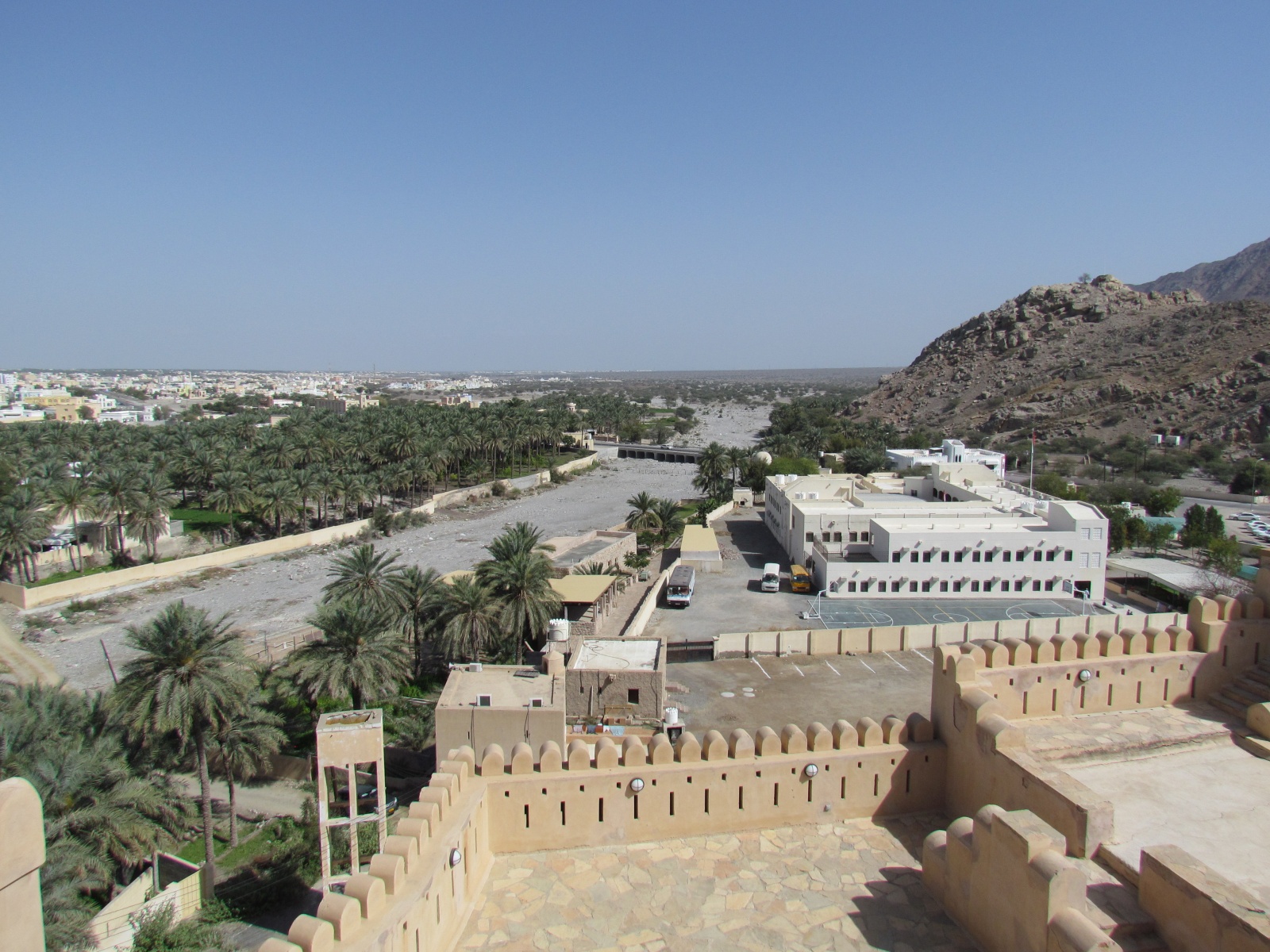 Nakhl - Wadi and school