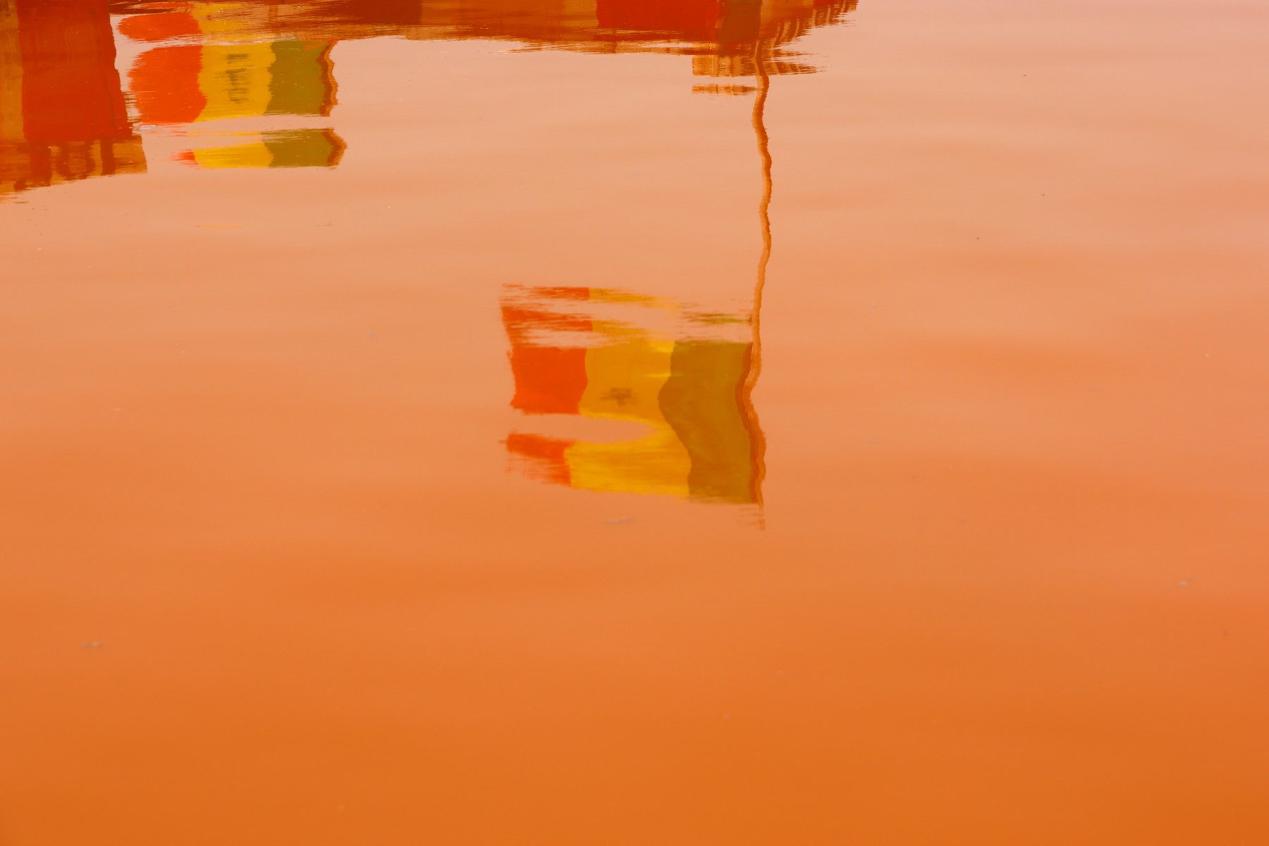 Lac Rose - Senegali flag reflection