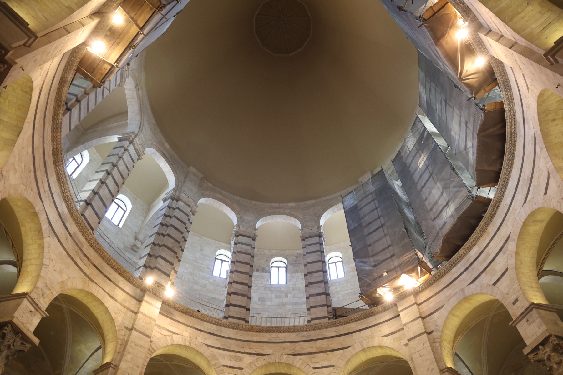 Pisa - Battistero di San Giovanni - Dome