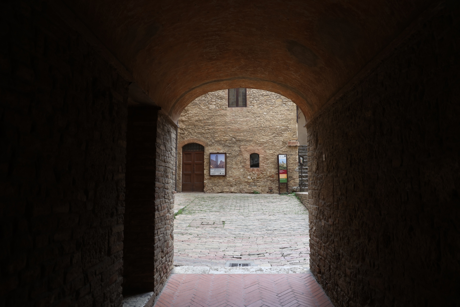 San Gimignano - Palazzo Comunale - Entrance