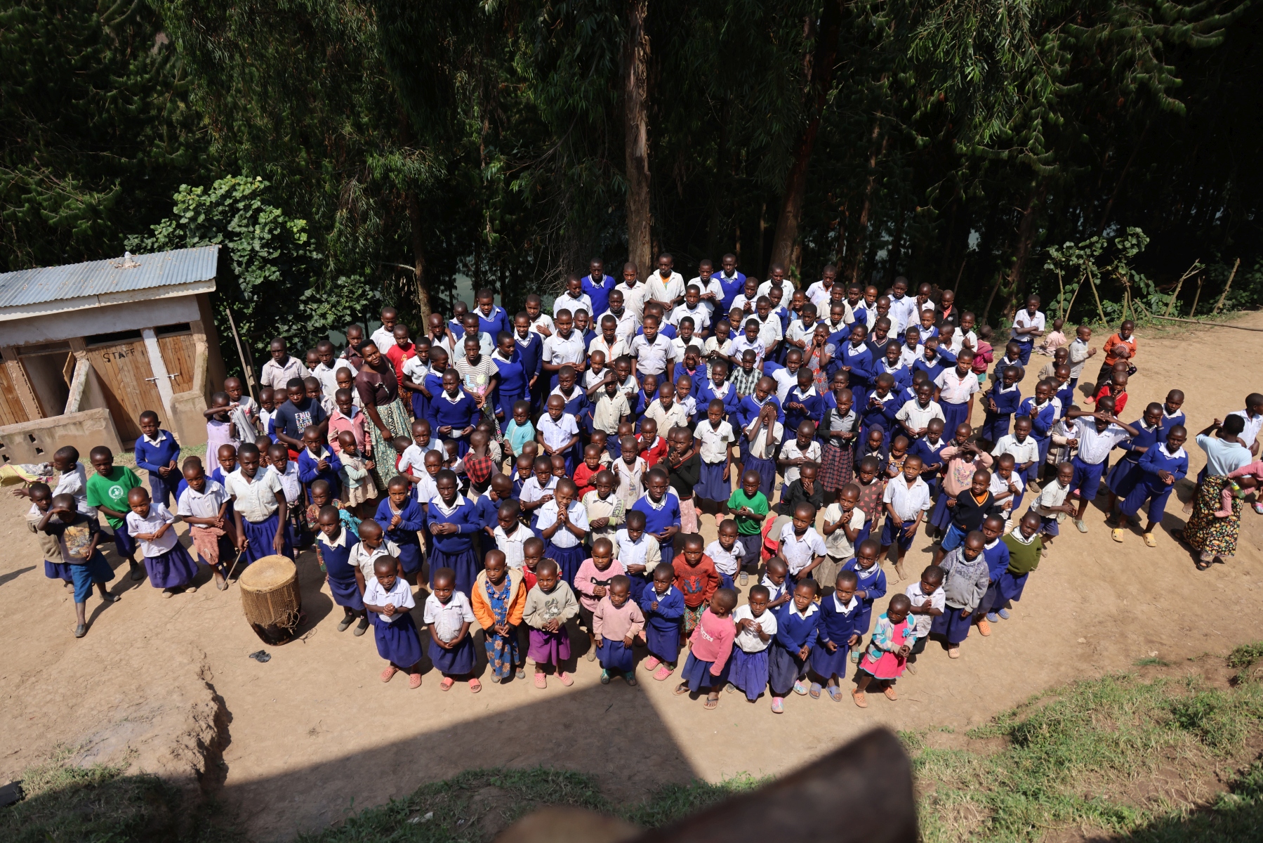 Uganda - Bunyonyi lake - School