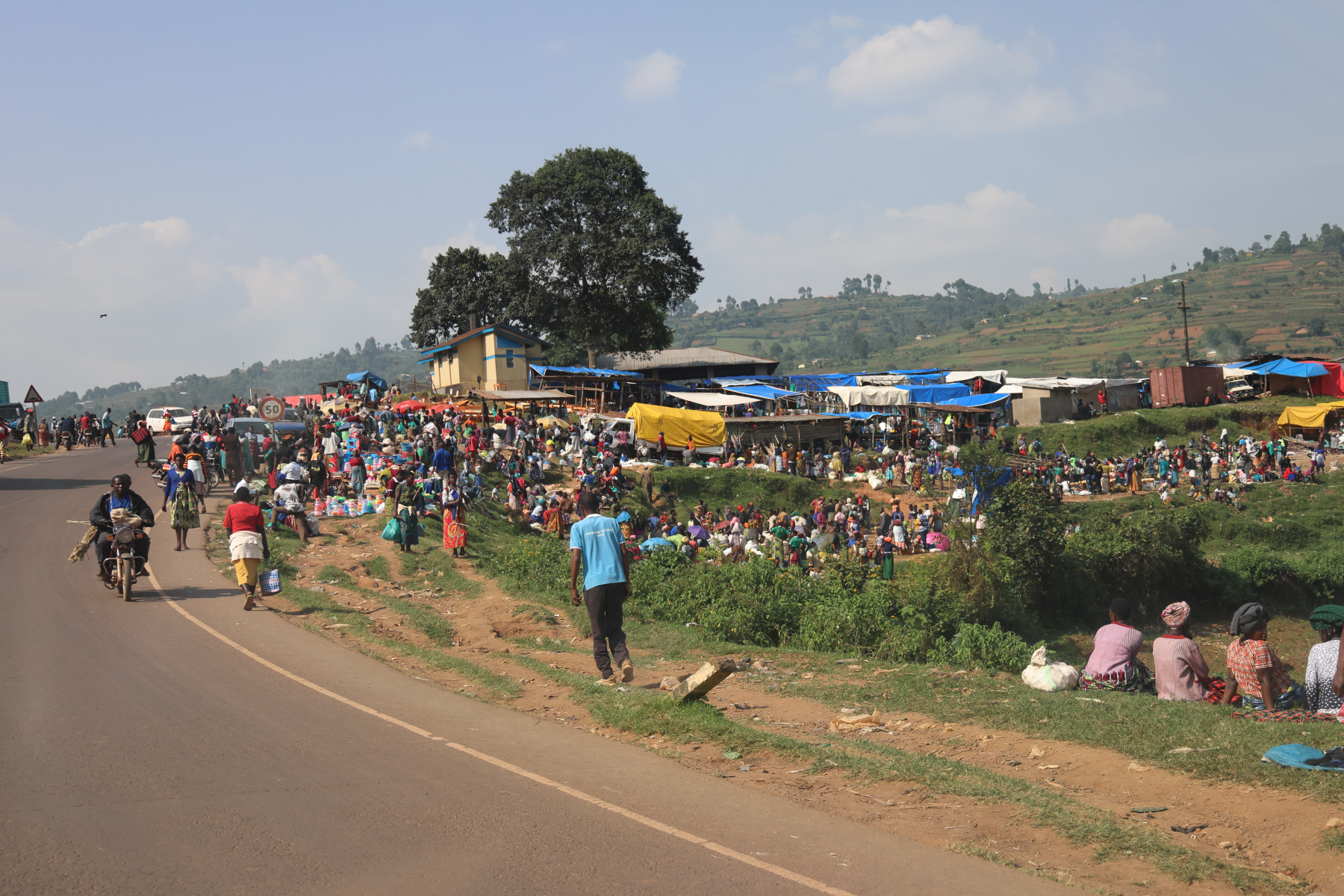 Uganda - Near Kumba - Market