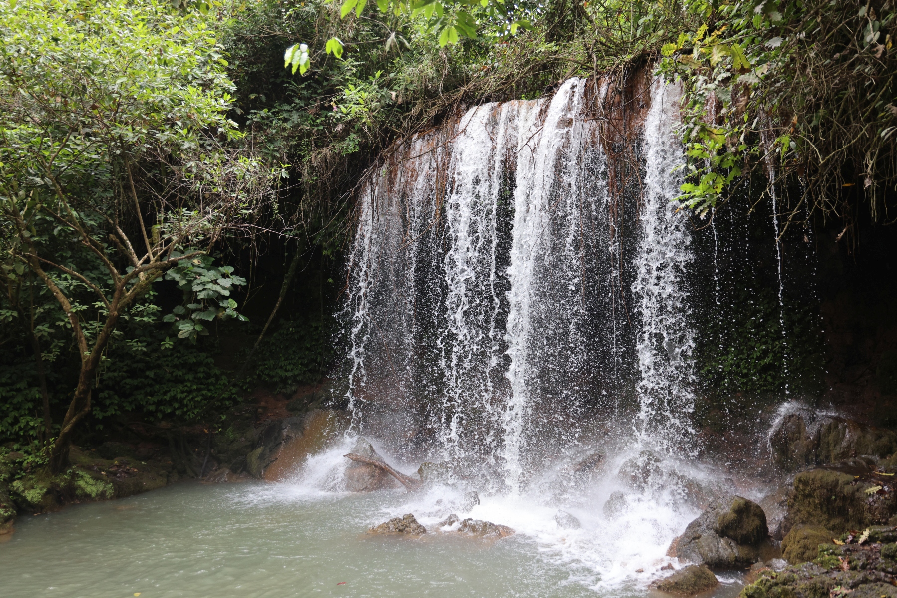 Uganda - Amabere caves - Waterfall