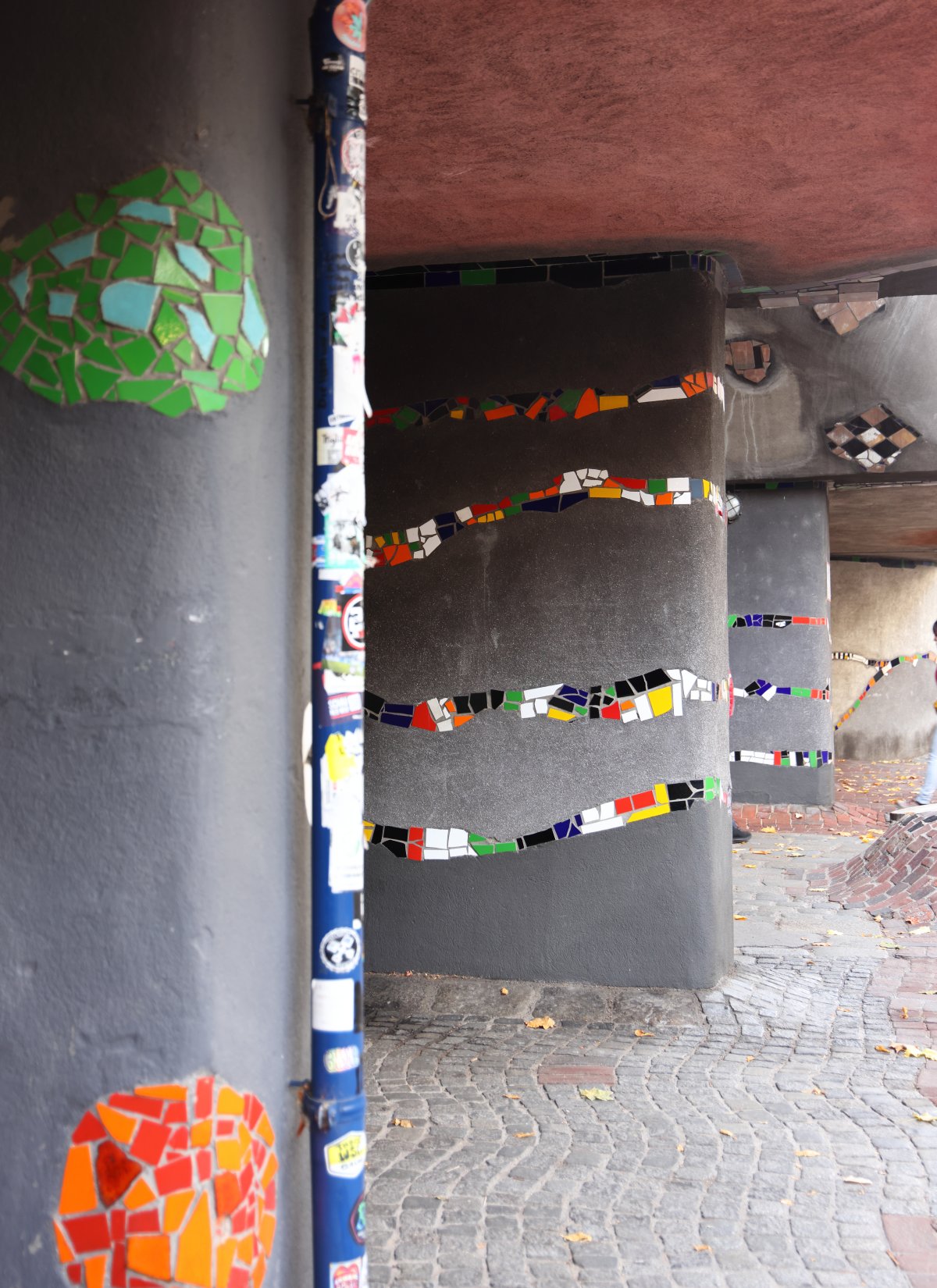 Hundertwasserhaus - Columns
