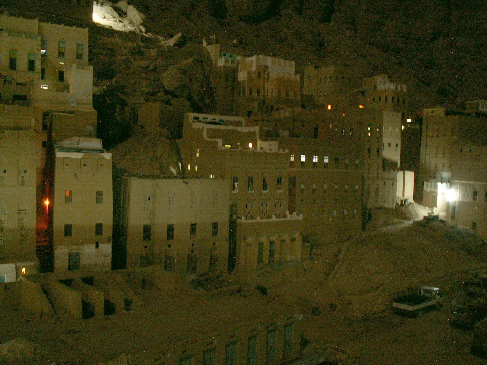 Al Khuraybah at night