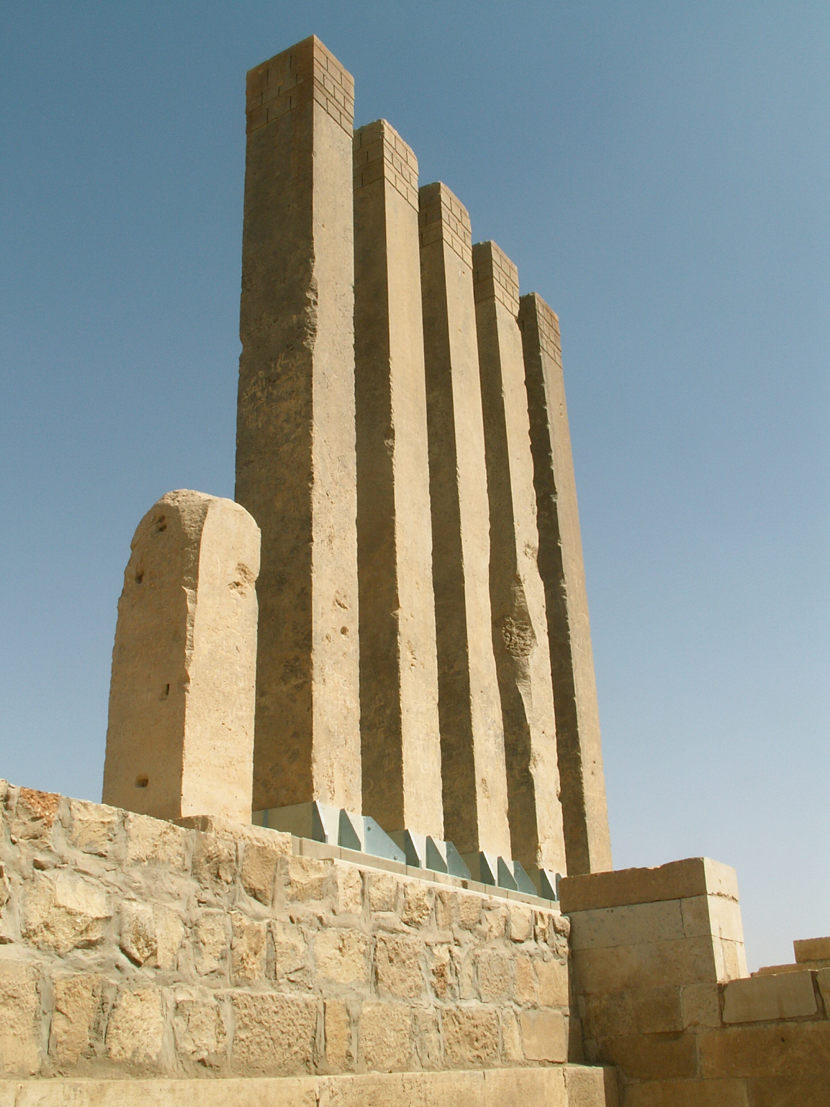 Ma'rib - Ruins of Arsh Bilqish temple