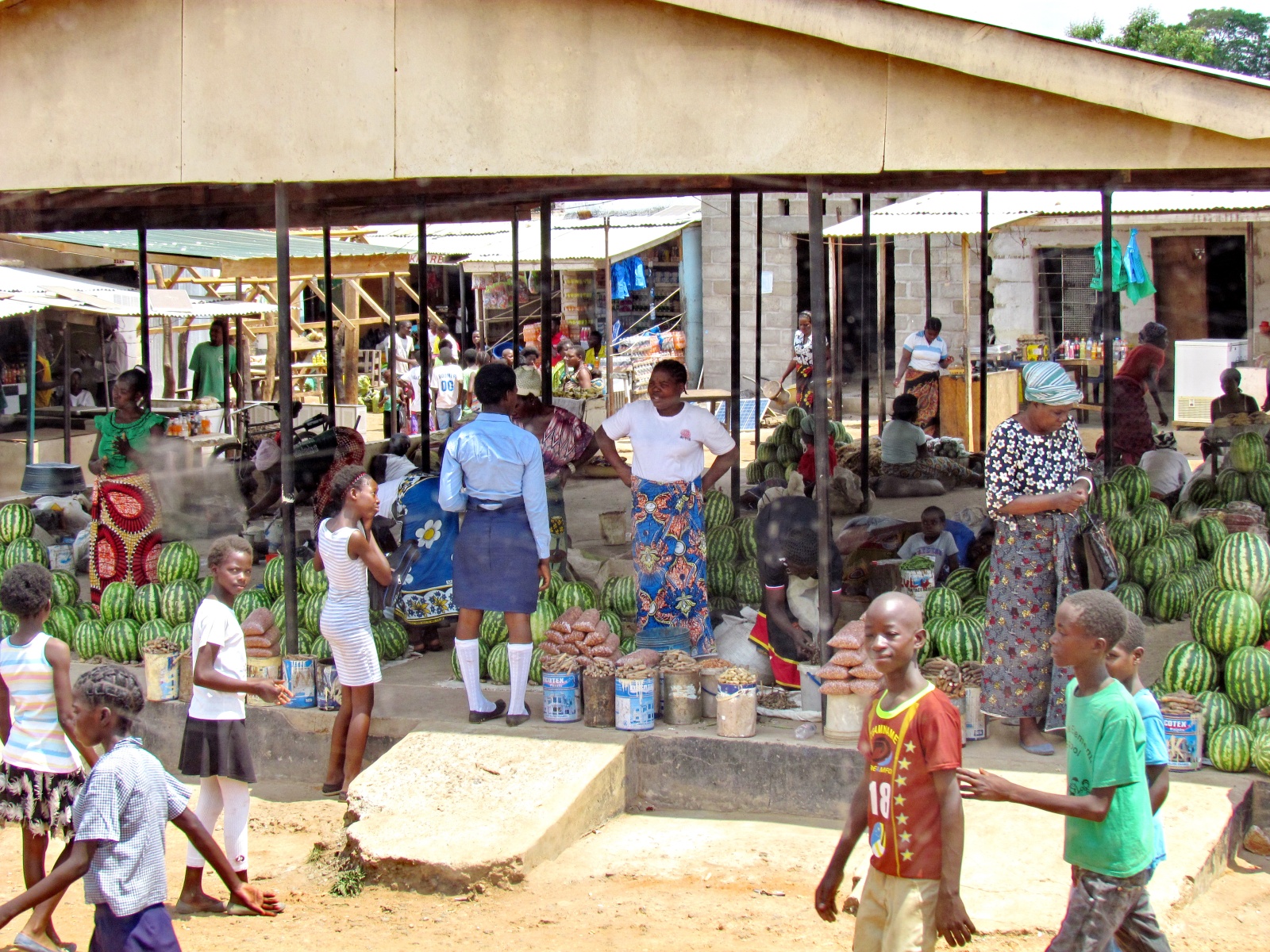 Near Kafue national park entry - Nalusanha Market