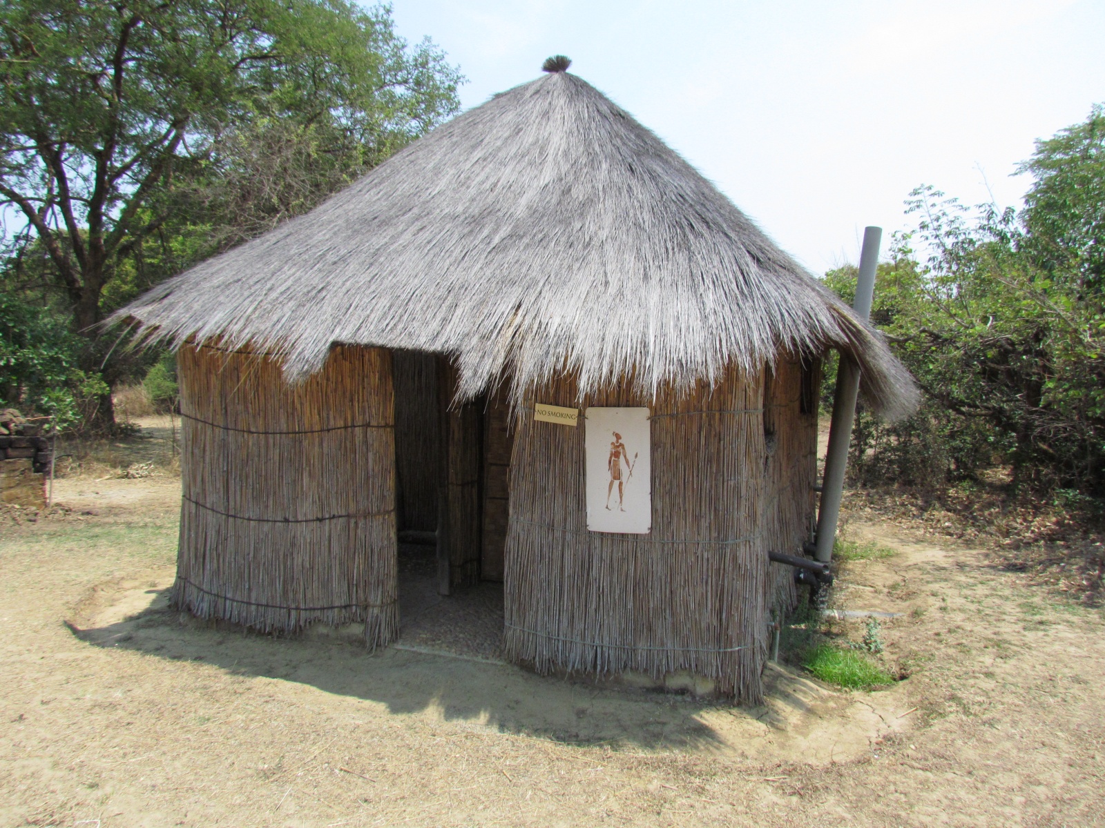Kafue national park - Mayukuyuku camp - Washing hut