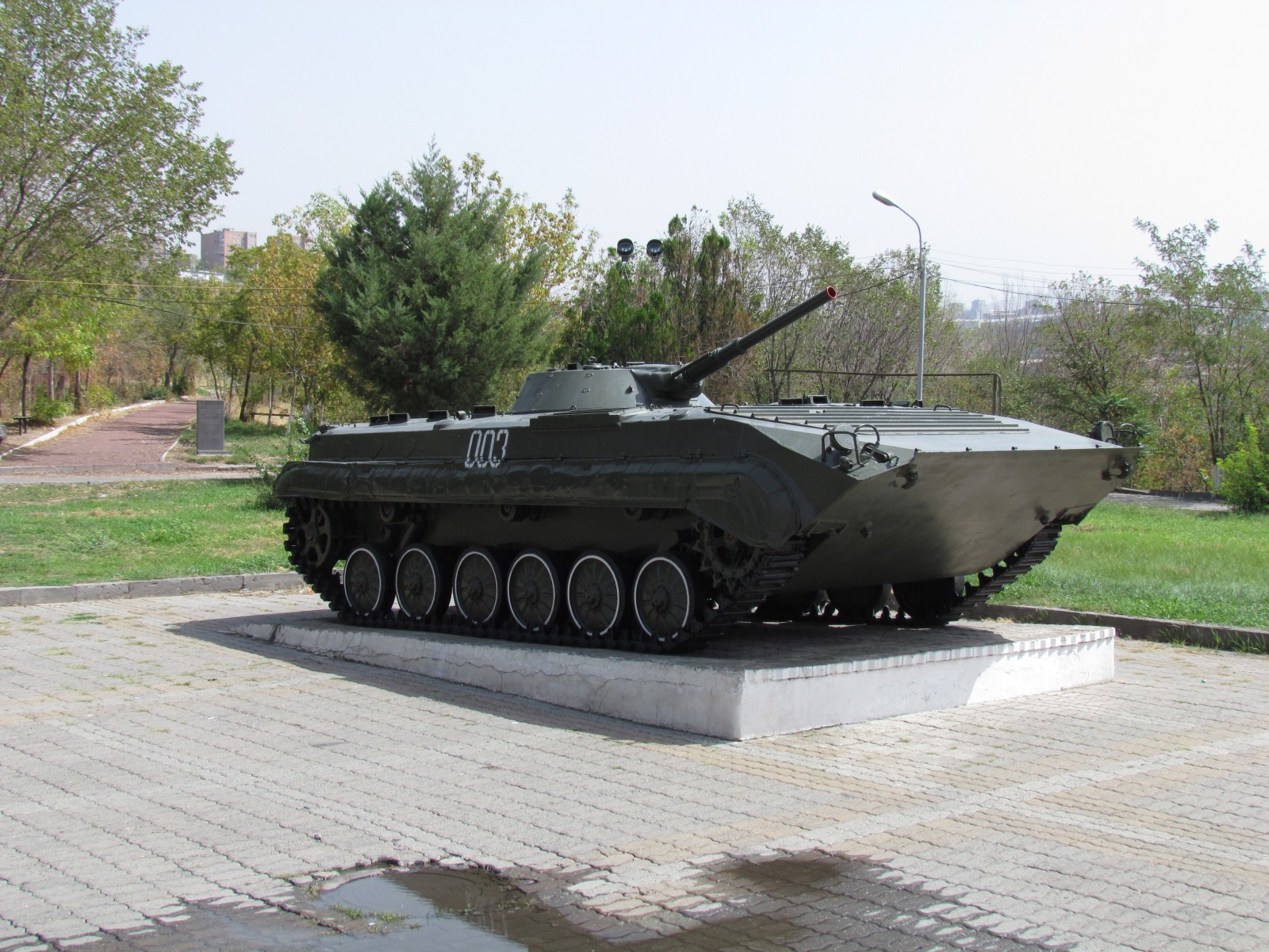 Yerevan - Mother Armenia museum - Tank