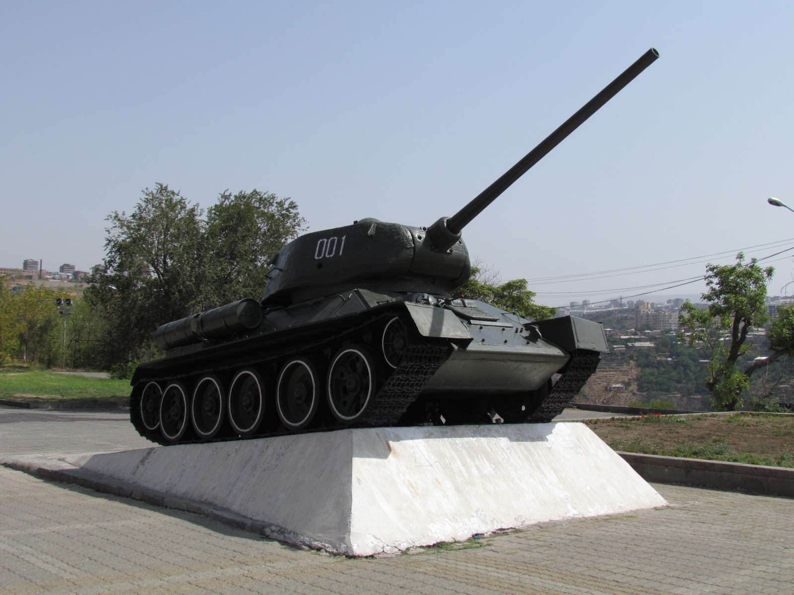 Yerevan - Mother Armenia museum - Tank