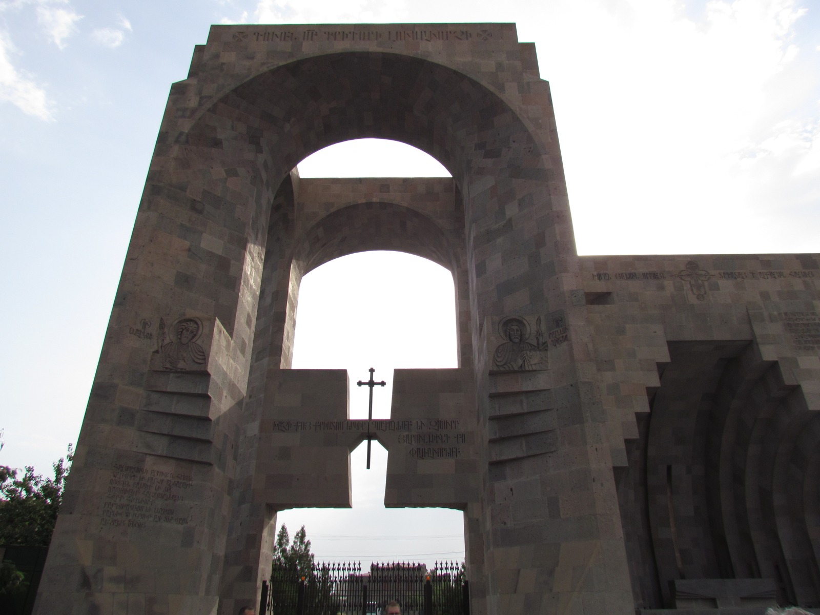 Etchmiadzin - Entrance